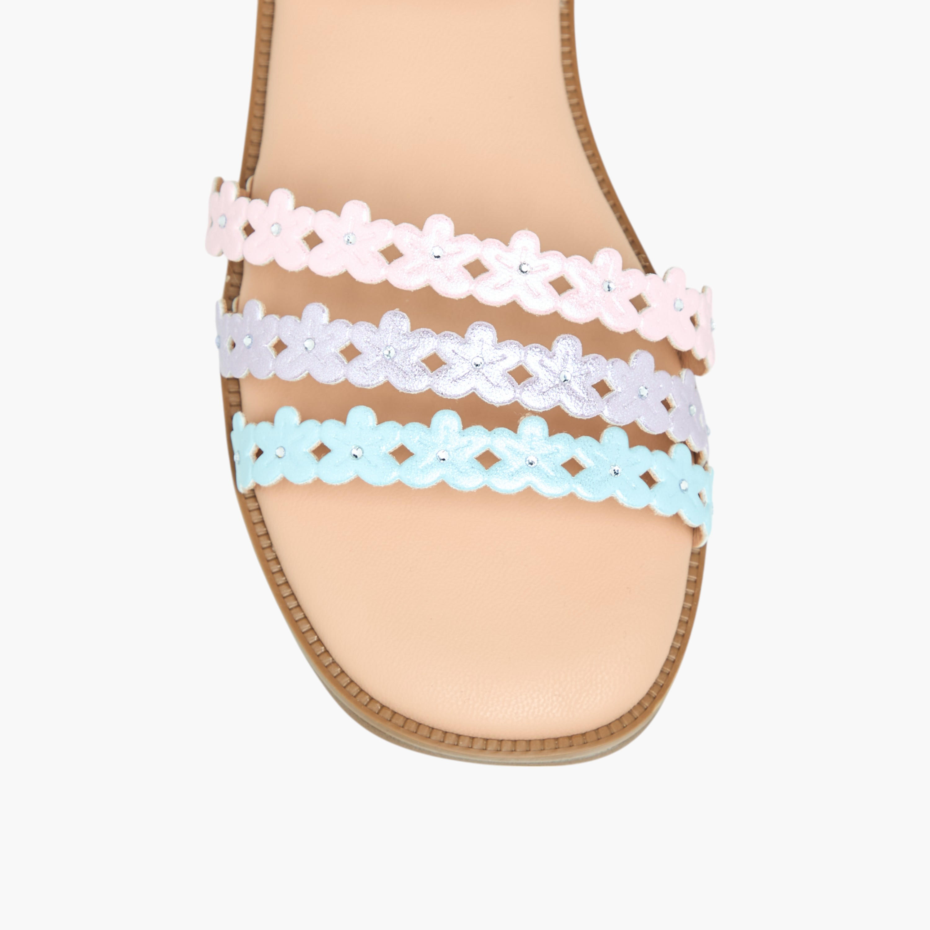 صندل بحزام وأزهار وشريط إغلاق من فلورا بيلا-girls-shoes-sandals-image-3