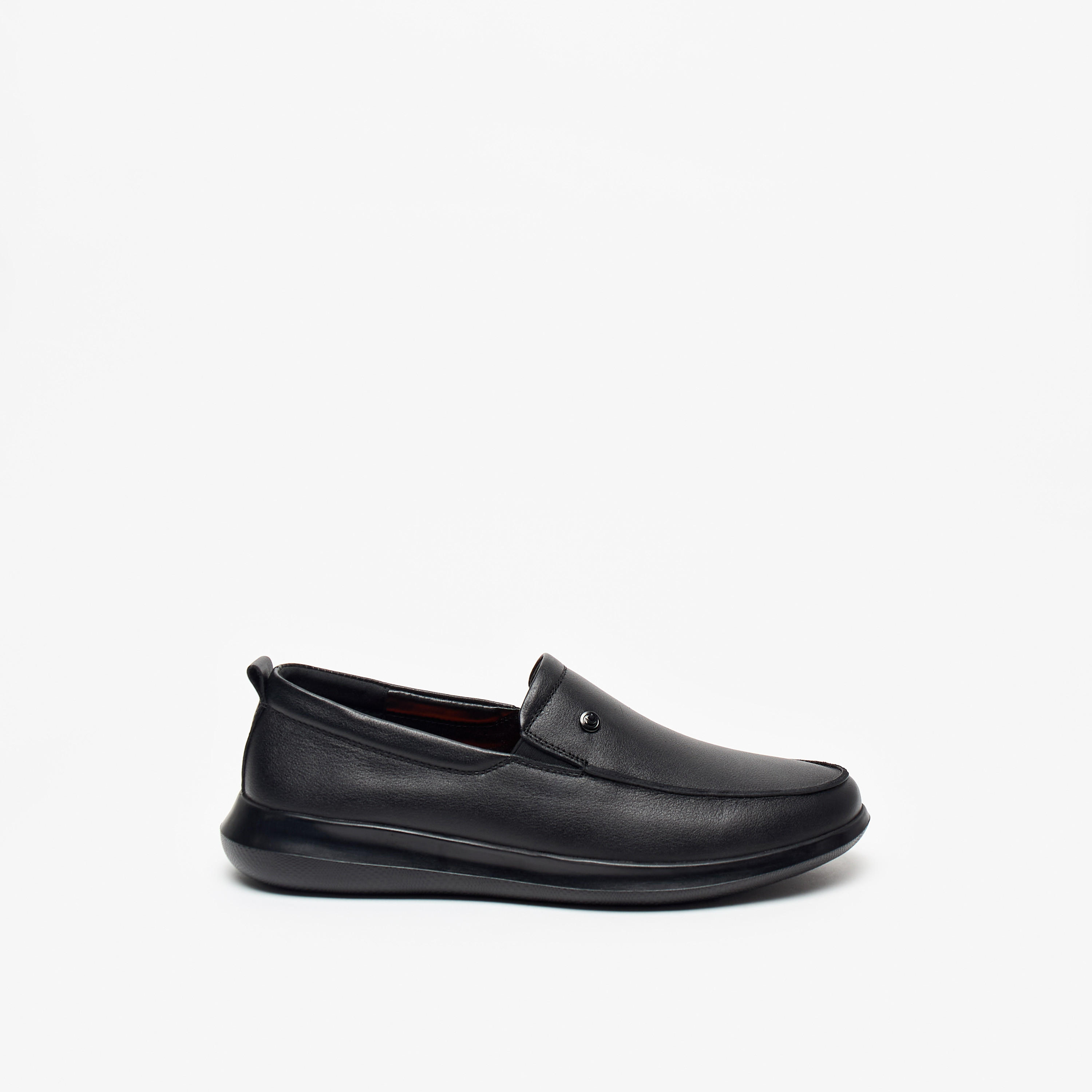 Le Confort Solid Slip-On Loafers-men-shoes-loafersandmoccasins-image-3