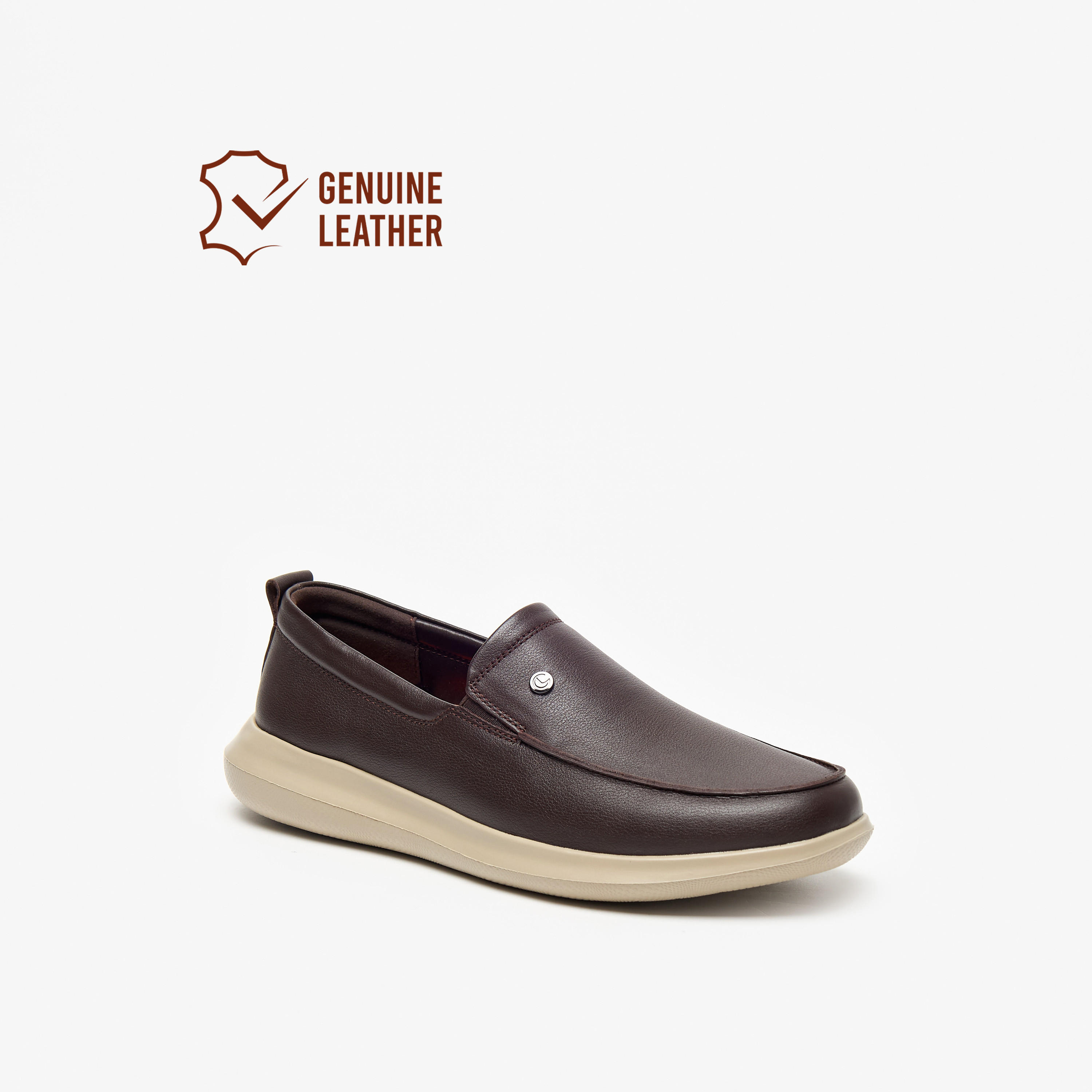 Le Confort Solid Slip-On Loafers-men-shoes-loafersandmoccasins-image-1