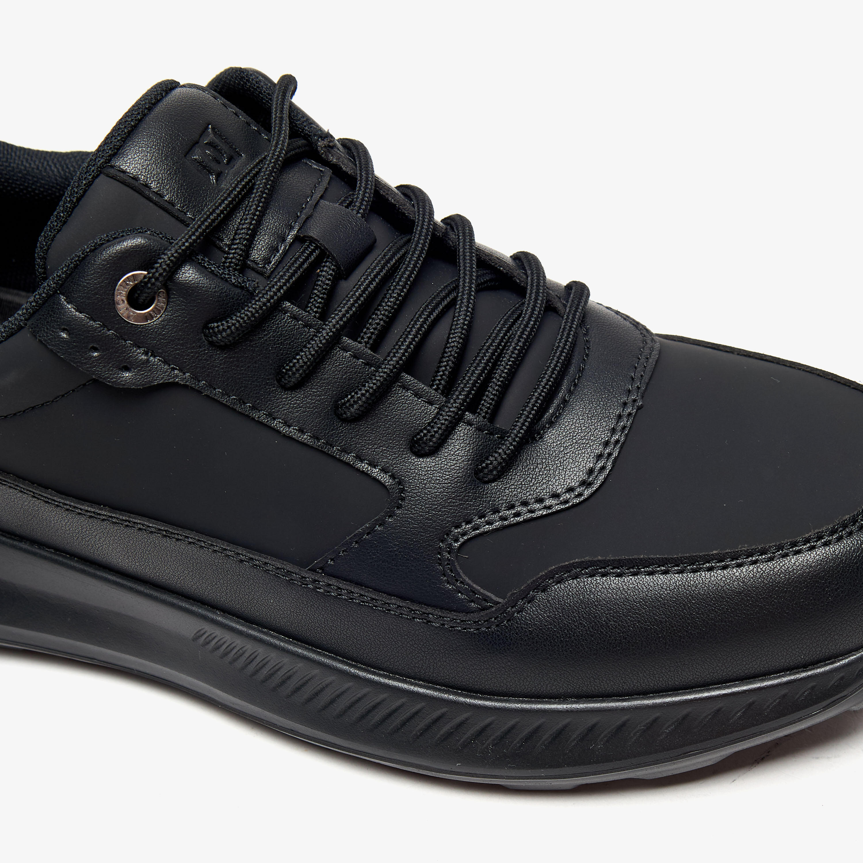 حذاء سنيكرز سادة برباط إغلاق للرجال من دوتشيني-men-shoes-sneakers-image-5