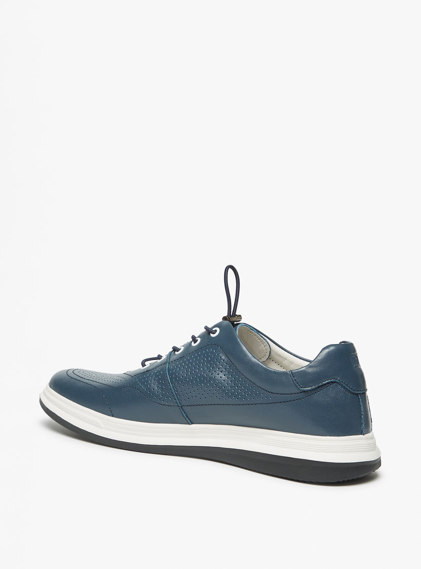 حذاء سنيكرز برباط إغلاق وكاحل منخفض للرجال من دوتشيني-men-shoes-sneakers-image-2
