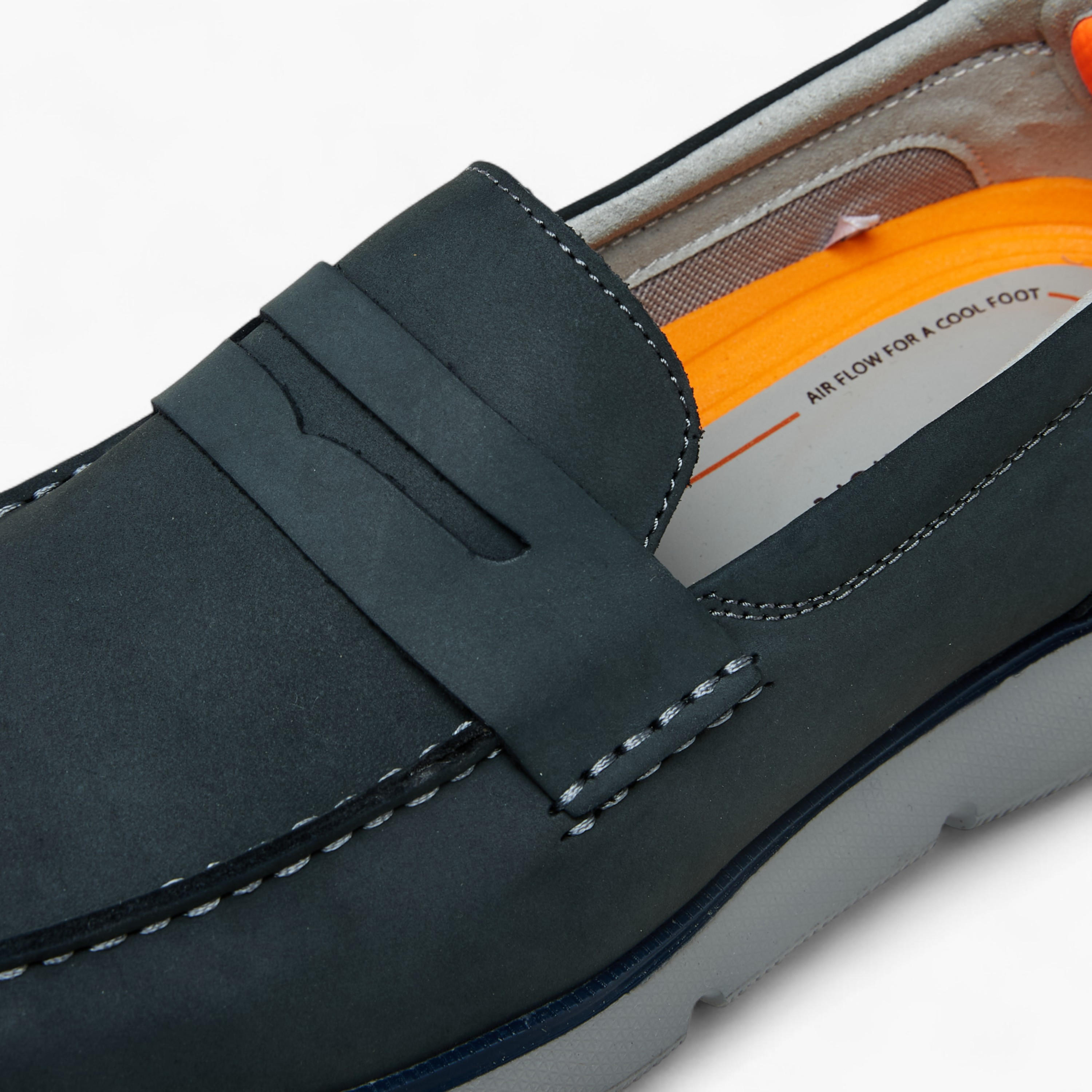 Le Confort Leather Solid Slip-On Moccasins-men-shoes-loafersandmoccasins-image-4
