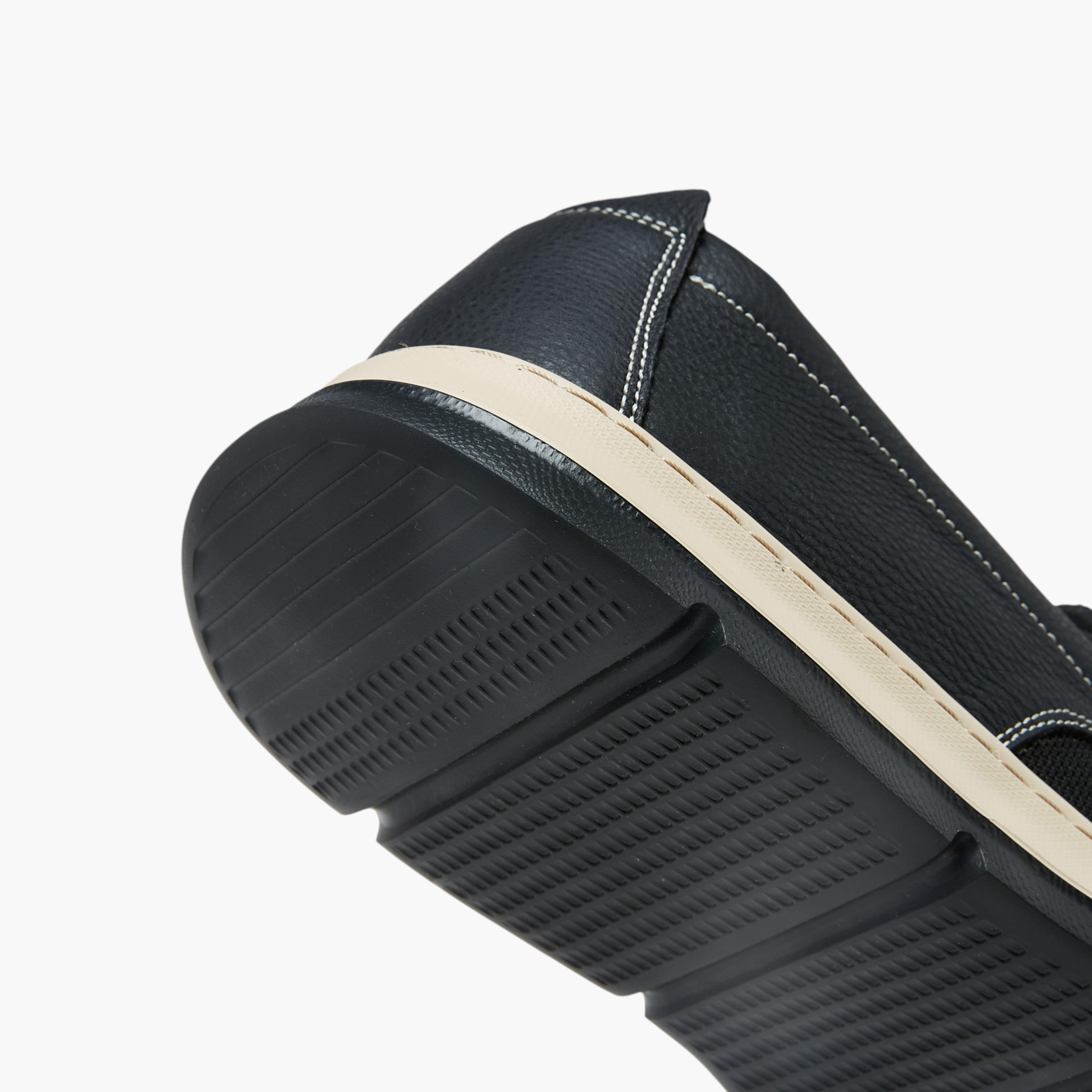 Le Confort Men Solid Slip-On Leather Moccasins-men-shoes-loafersandmoccasins-image-5