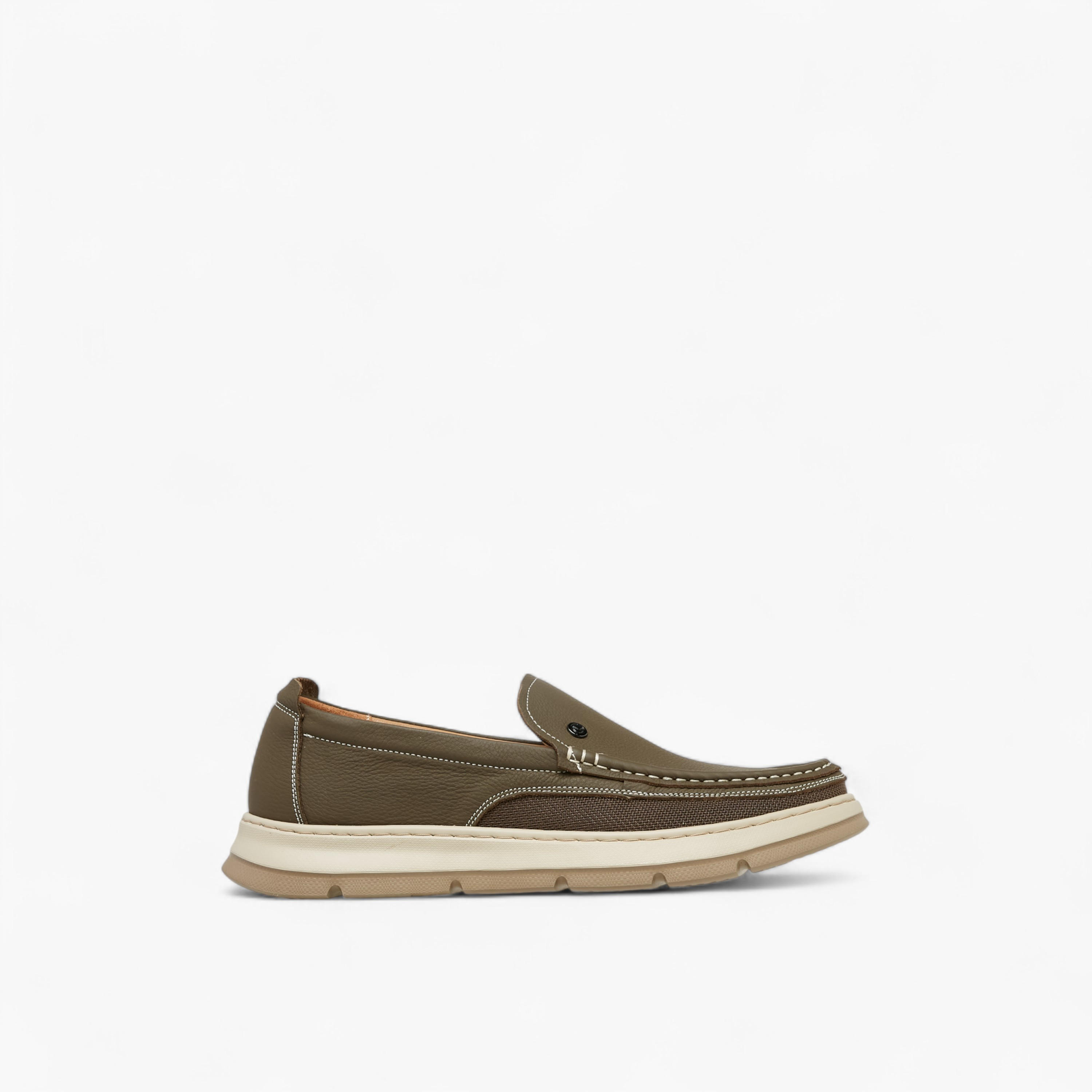 Le Confort Men Solid Slip-On Leather Moccasins-men-shoes-loafersandmoccasins-image-3