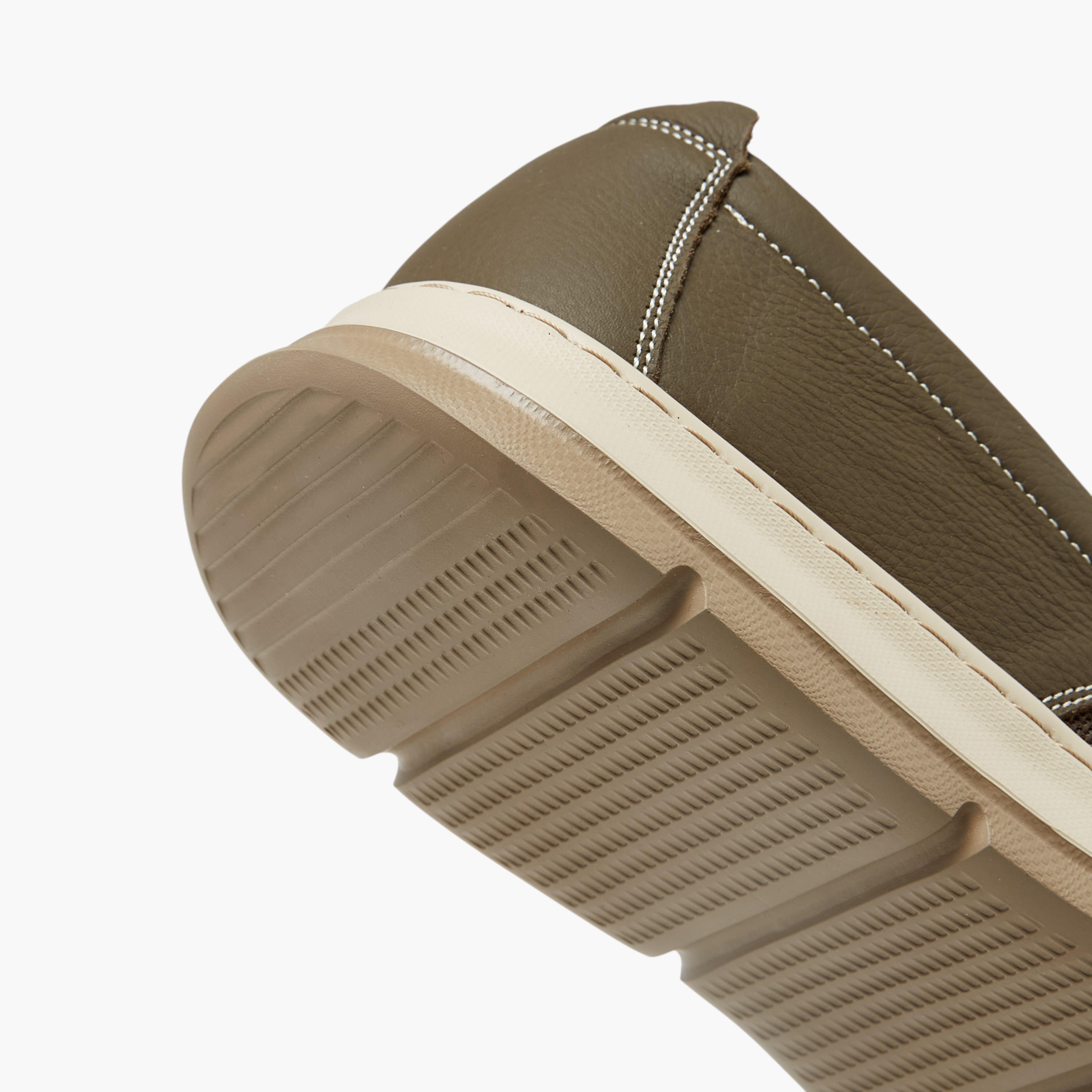 Le Confort Men Solid Slip-On Leather Moccasins-men-shoes-loafersandmoccasins-image-5