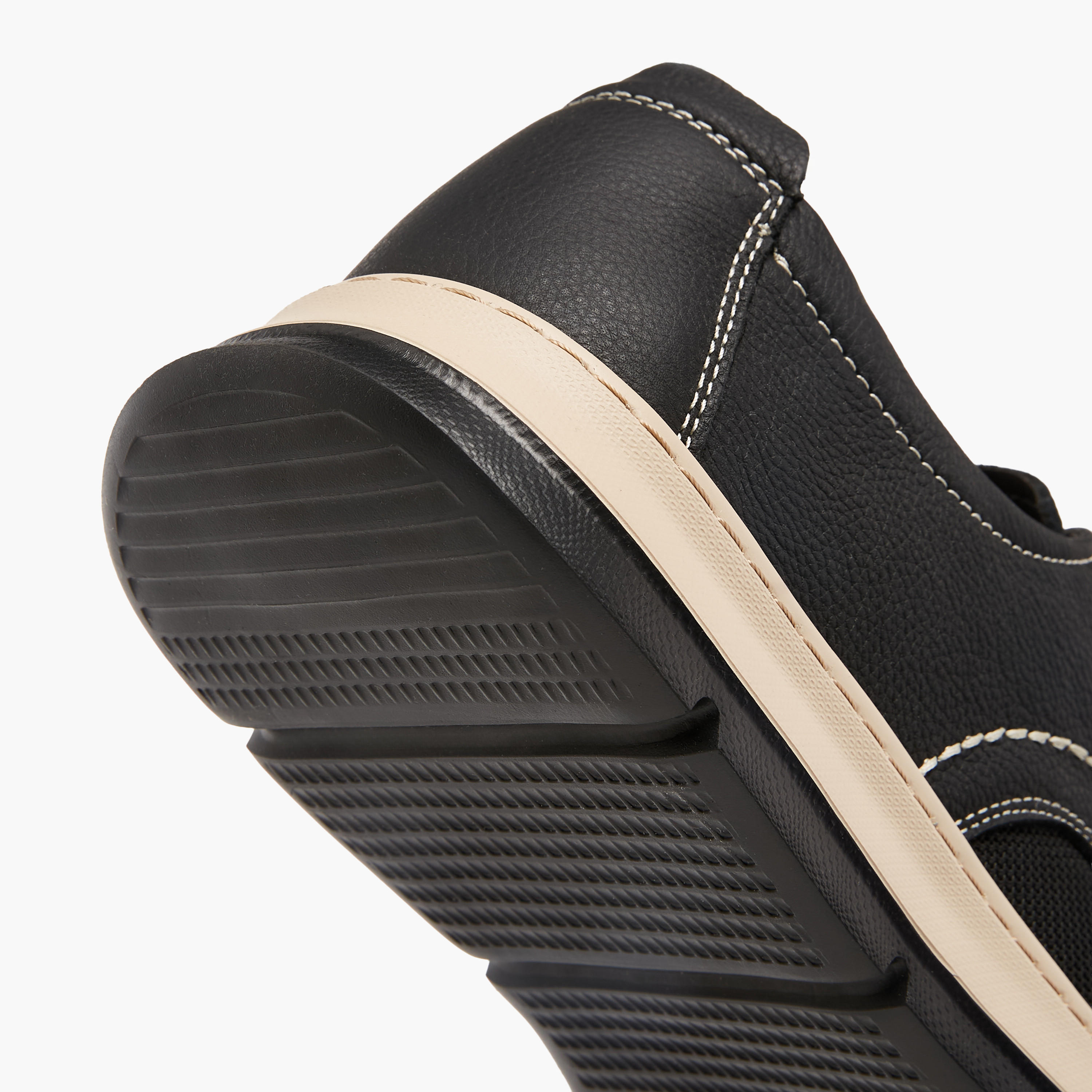 حذاء سنيكرز جلد سادة سهل الارتداء من لو كونفورت -men-shoes-sneakers-image-2