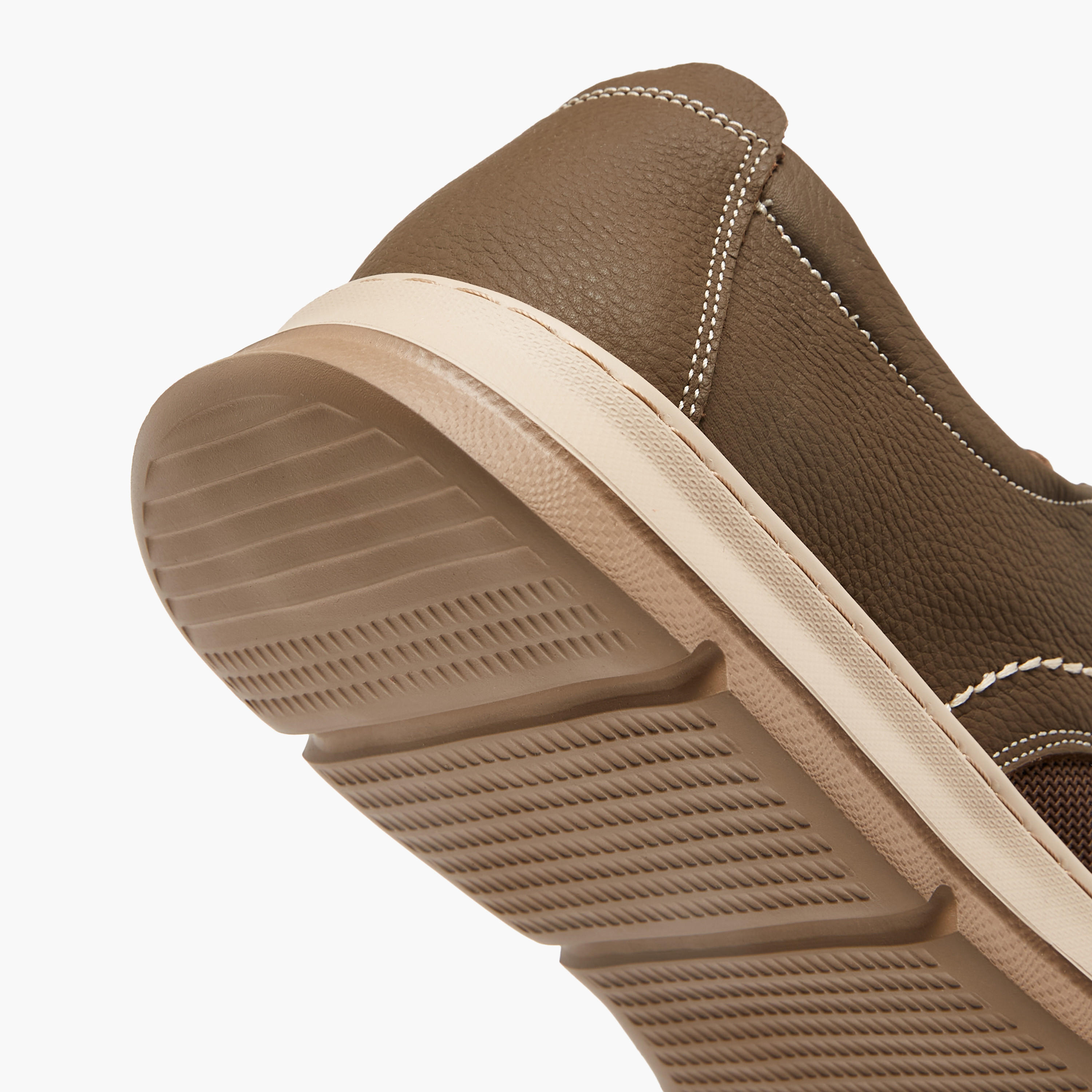 Le Confort Leather Solid Slip-On Sneakers-men-shoes-sneakers-image-5