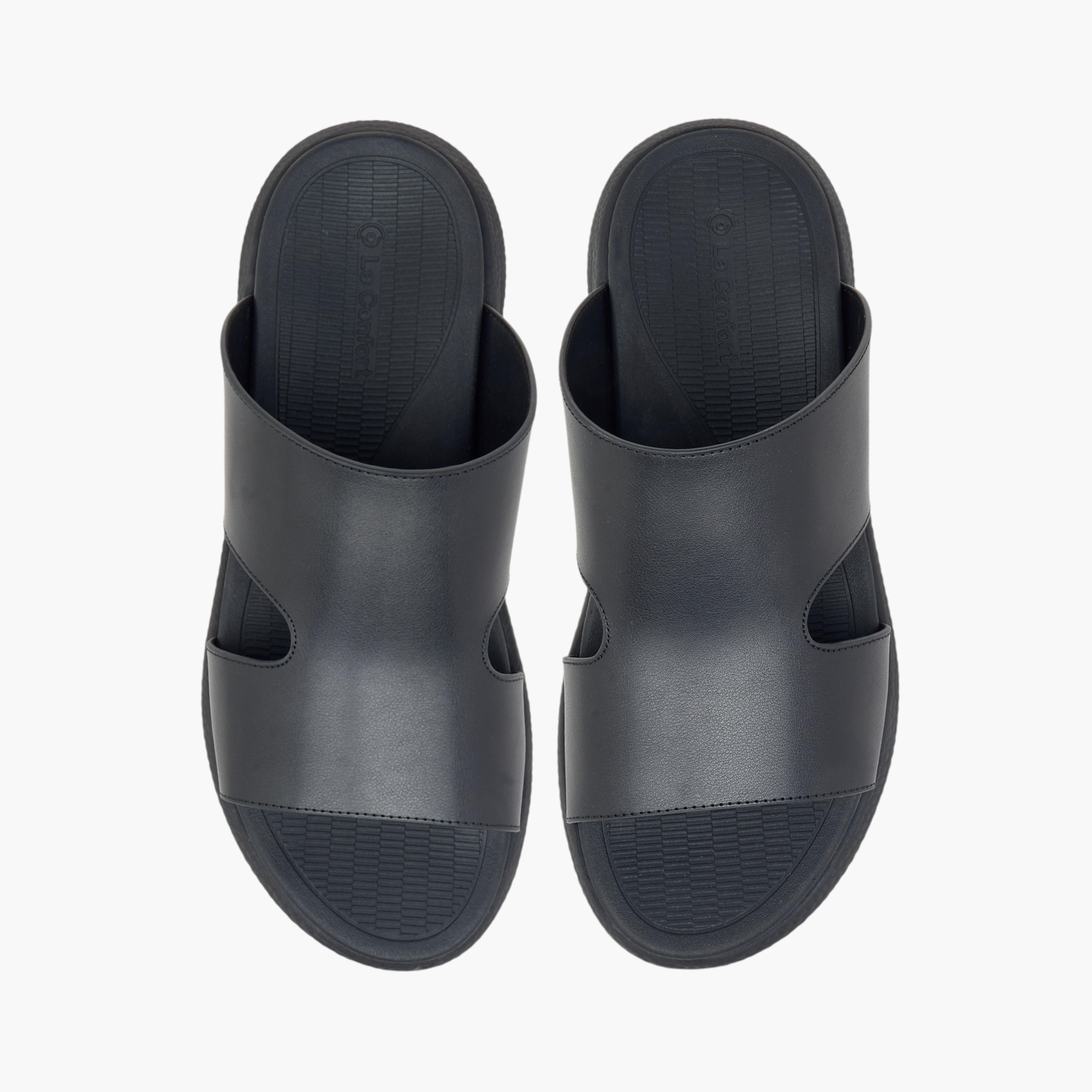 صندل عربي مريح سهل الارتداء بتفاصيل مفرغة من لو كونفورت-men-shoes-sandals-image-1