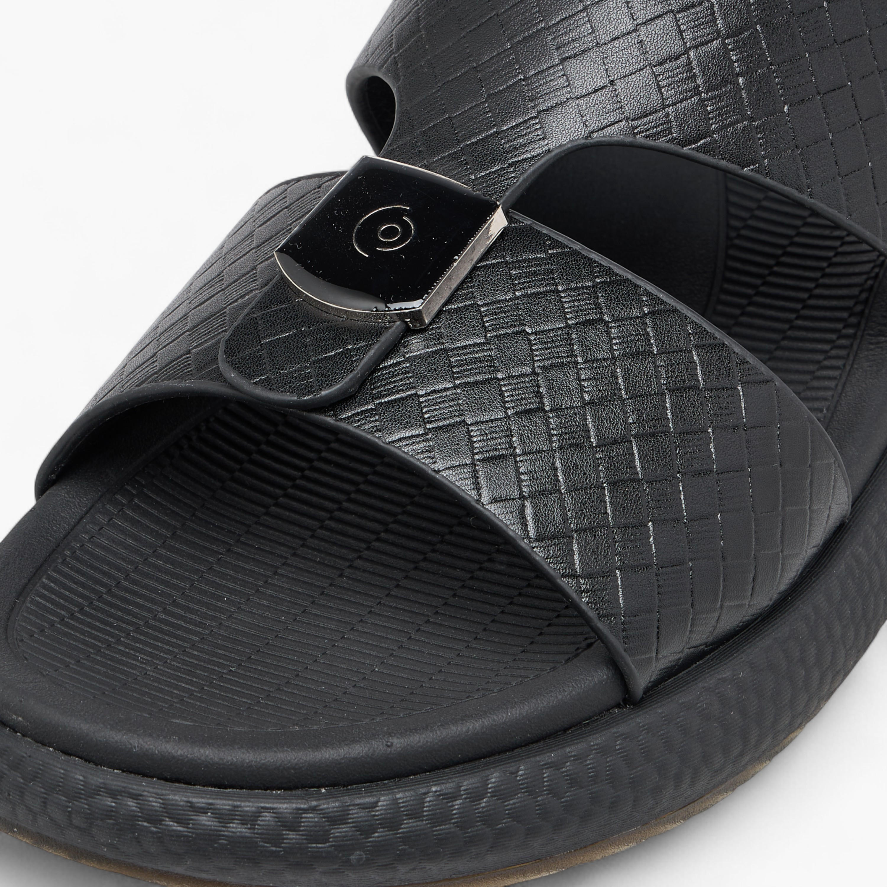 صندل مريح سهل الارتداء وبارز الملمس من لو كونفورت-men-shoes-sandals-image-4