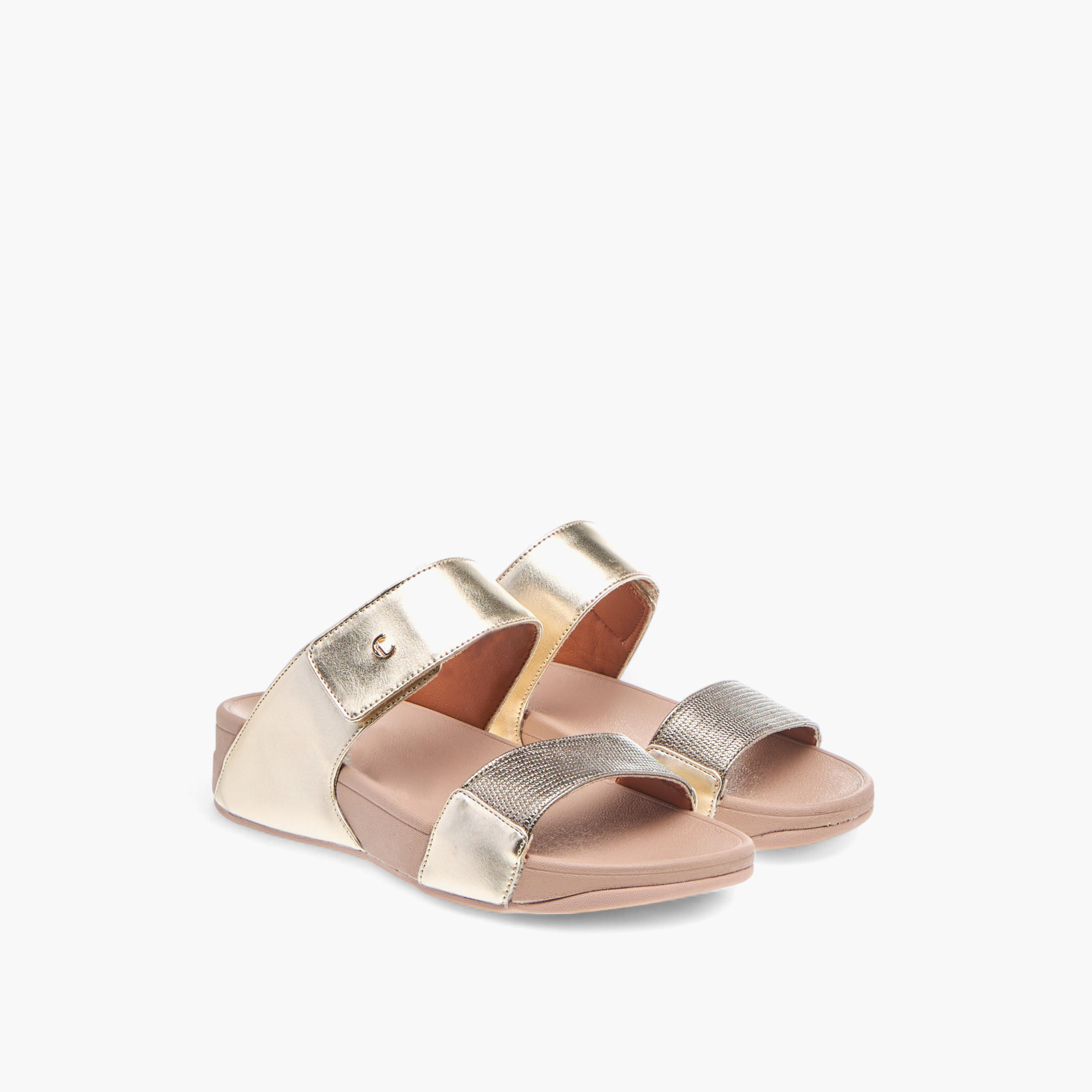 صندل مريح بارز الملمس بشريط إغلاق من لو كونفورت-women-shoes-flats-sandals-image-1