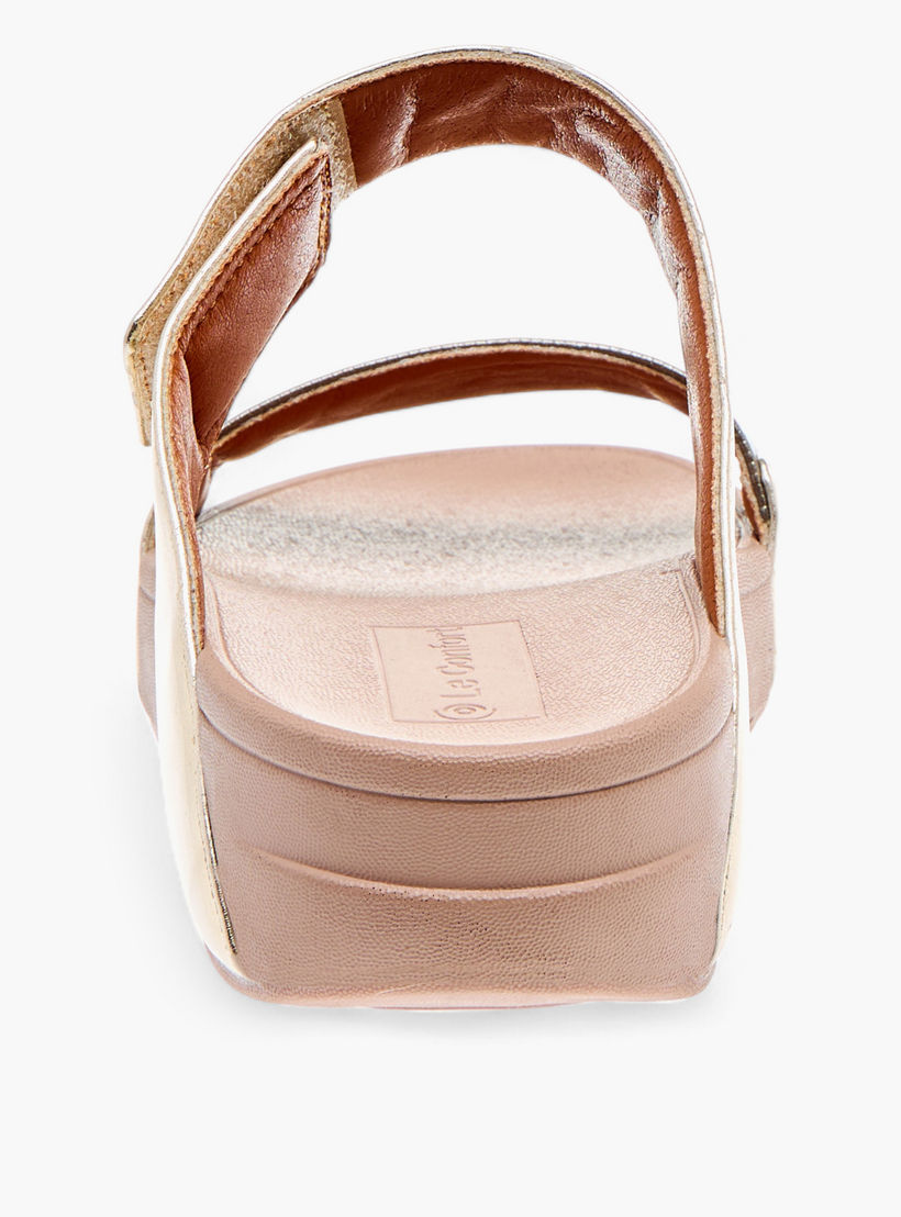 صندل مريح بارز الملمس بشريط إغلاق من لو كونفورت-women-shoes-flats-sandals-image-5