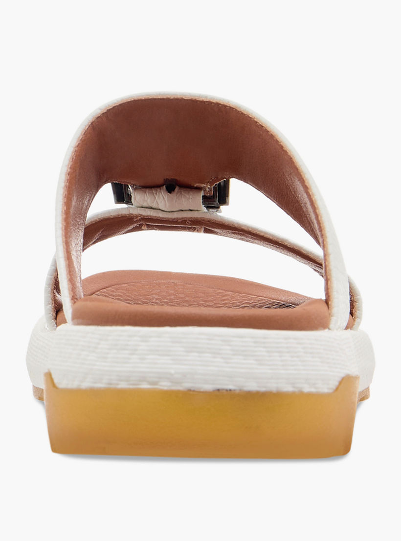 Le Confort Textured Arabic Comfort Sandals with Buckle Detail-boys-shoes-sandals-image-4