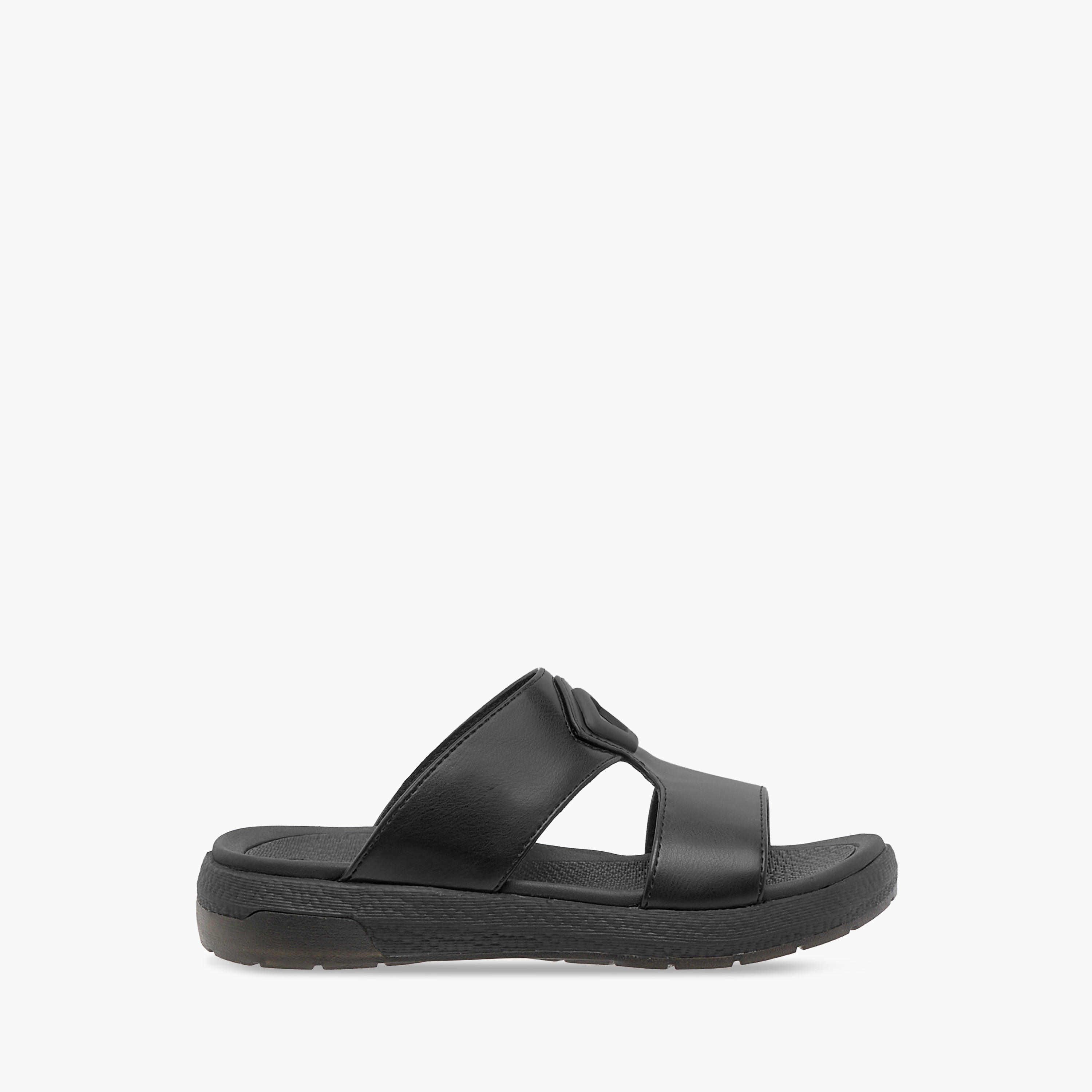 Le Confort Solid Comfort Arabic Sandals with Accent Detail-boys-shoes-sandals-image-2