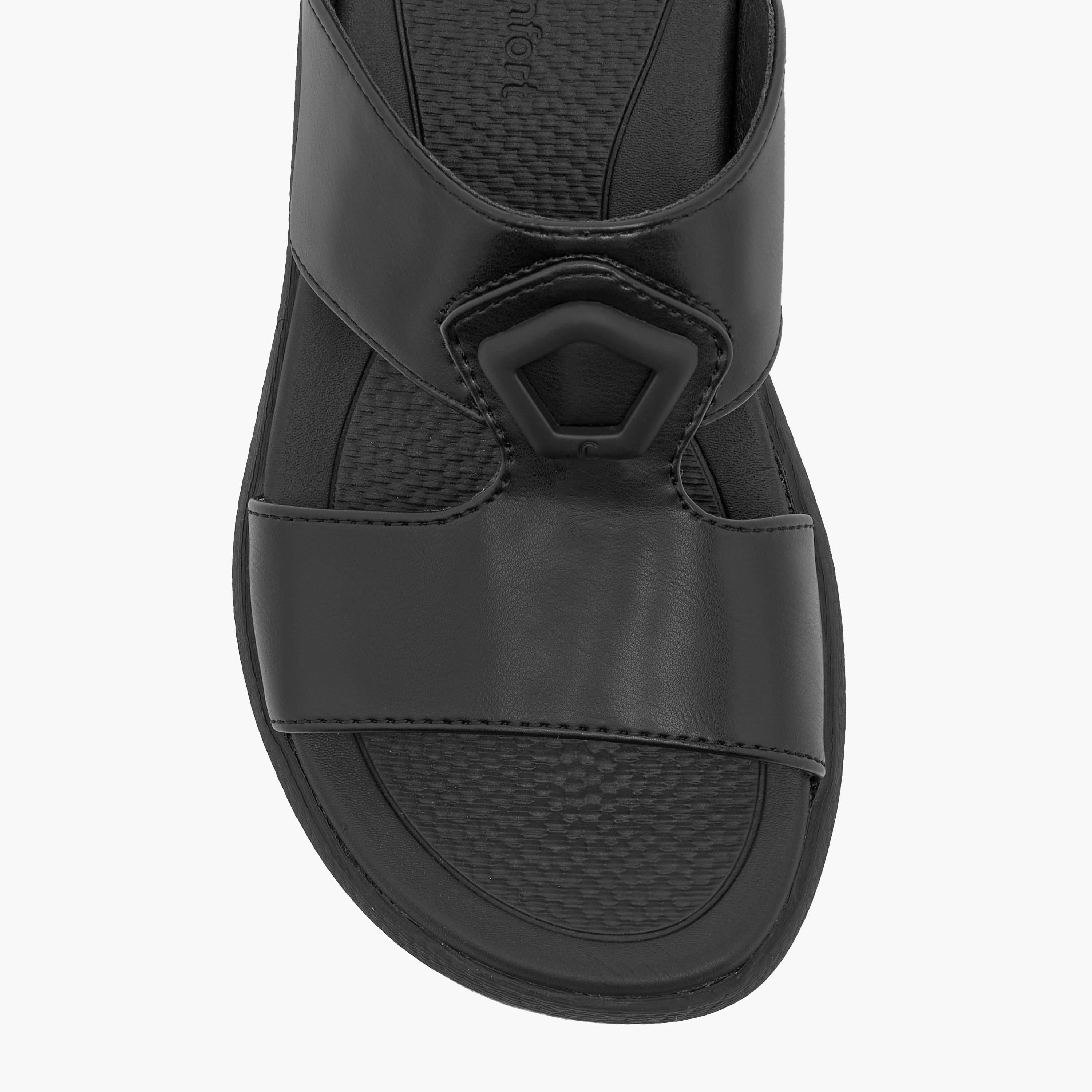 Le Confort Solid Comfort Arabic Sandals with Accent Detail-boys-shoes-sandals-image-3