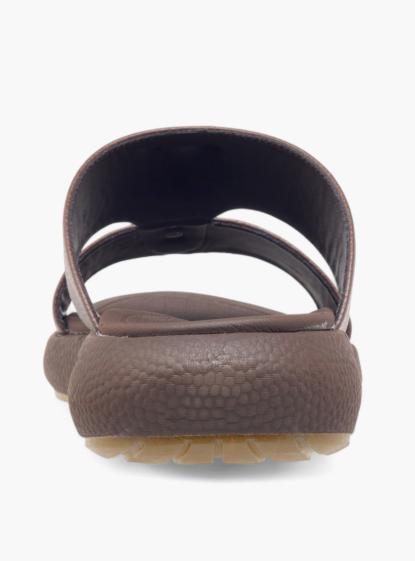 صندل عربي مريح سهل الارتداء بتفاصيل مفرغة من لو كونفورت-men-shoes-sandals-image-4