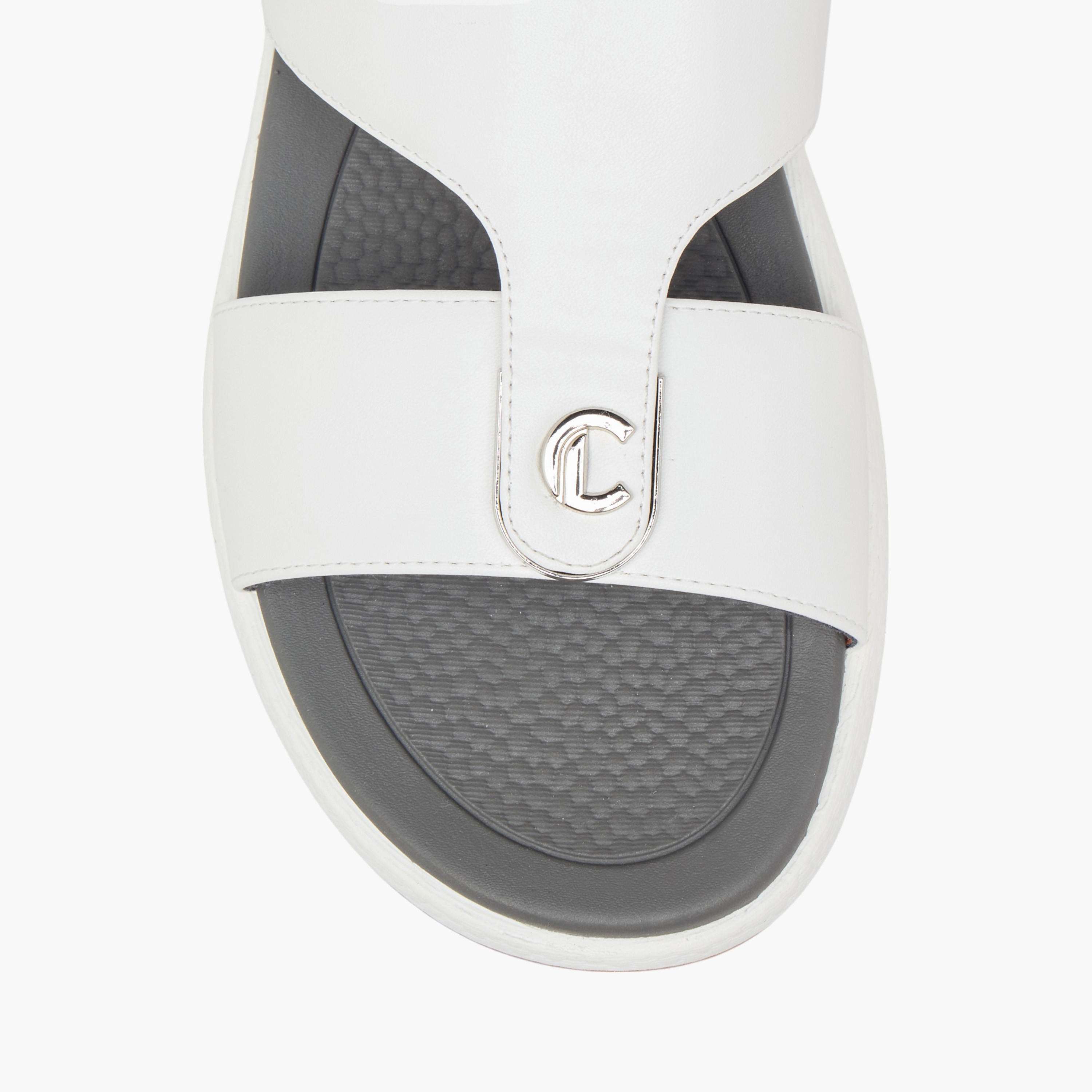 صندل عربي مريح سهل الارتداء بتفاصيل مفرغة من لو كونفورت-men-shoes-sandals-image-3