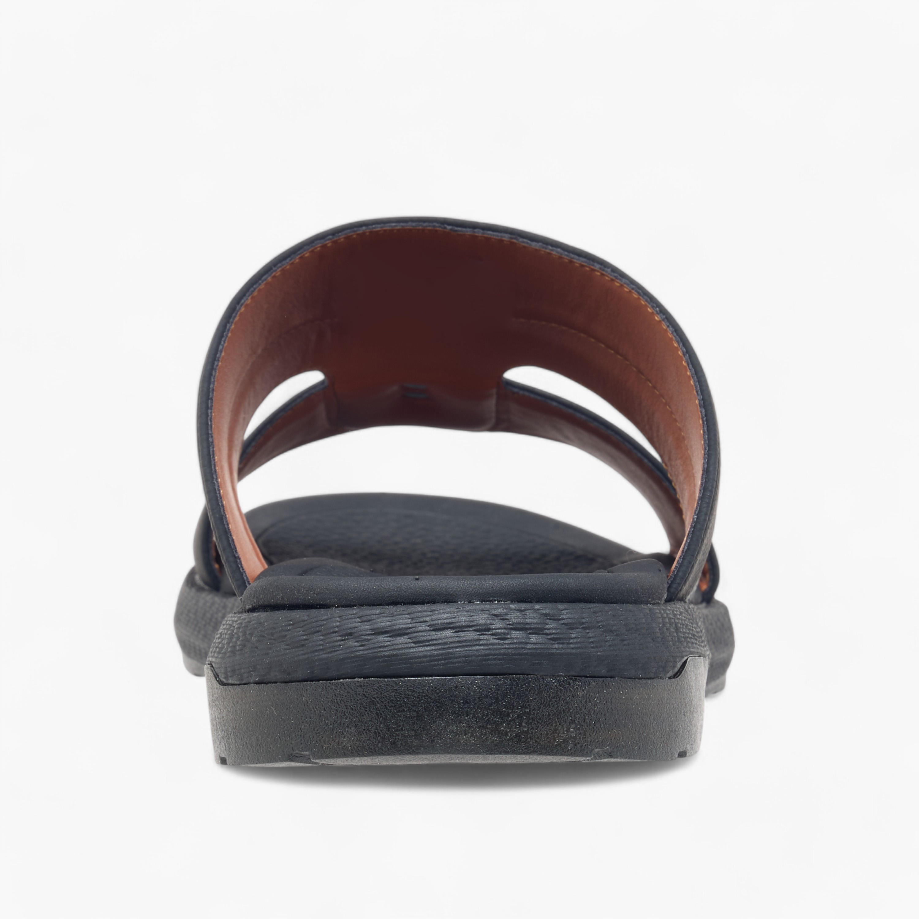 صندل عربي مريح سهل الارتداء بتفاصيل مفرغة من لو كونفورت-men-shoes-sandals-image-4