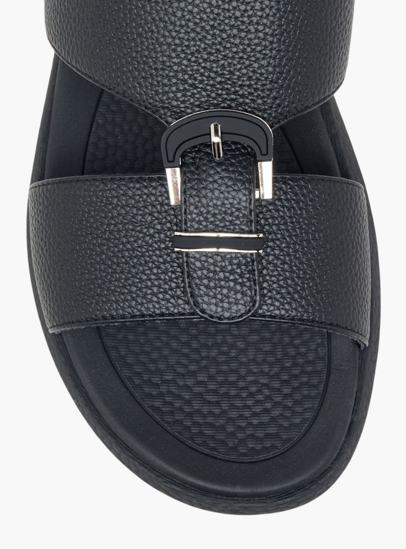صندل عربي مريح سهل الارتداء بتفاصيل إبزيم من لو كونفرت-men-shoes-sandals-image-3
