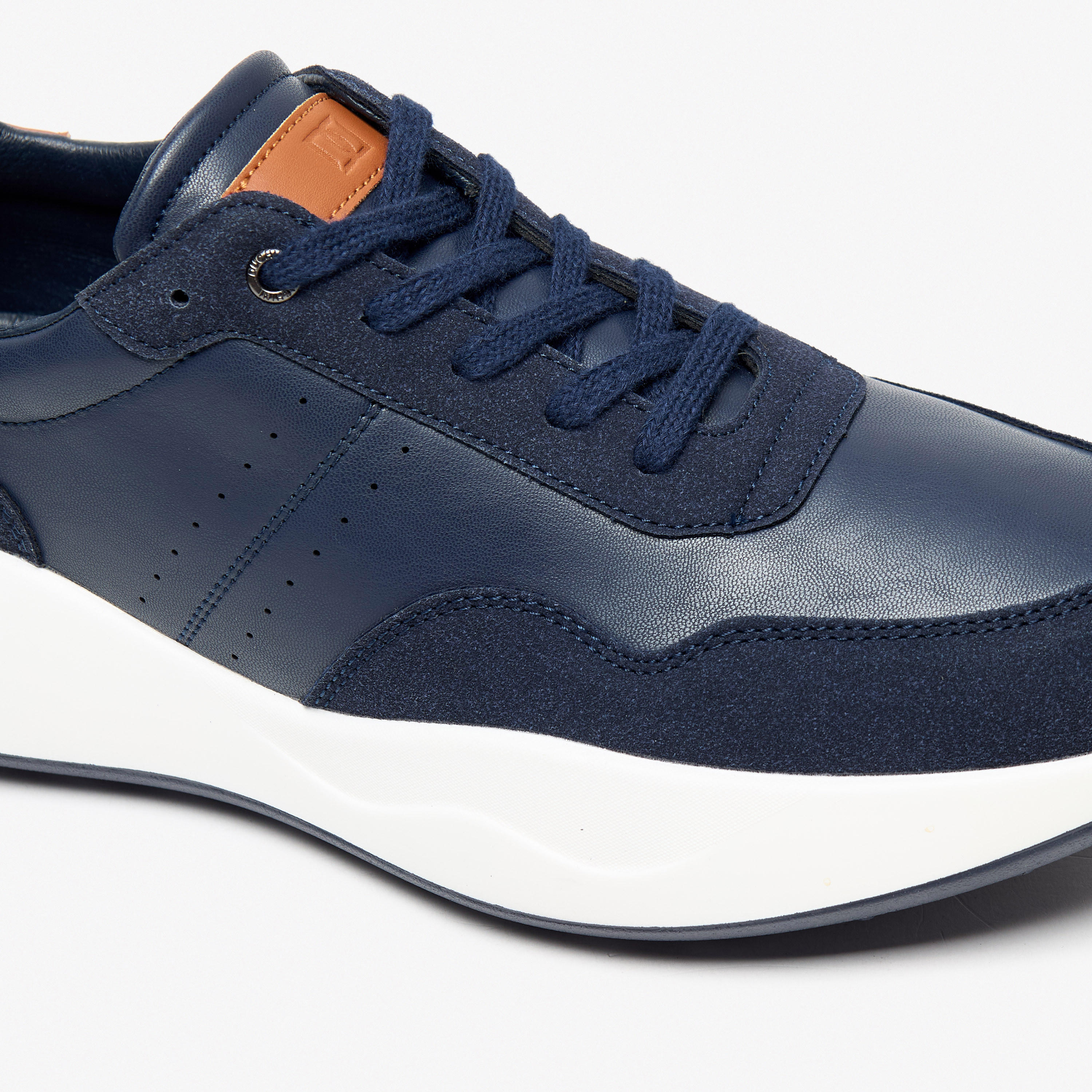 حذاء سنيكرز سادة برباط إغلاق للرجال من كابا-men-shoes-sneakers-image-5