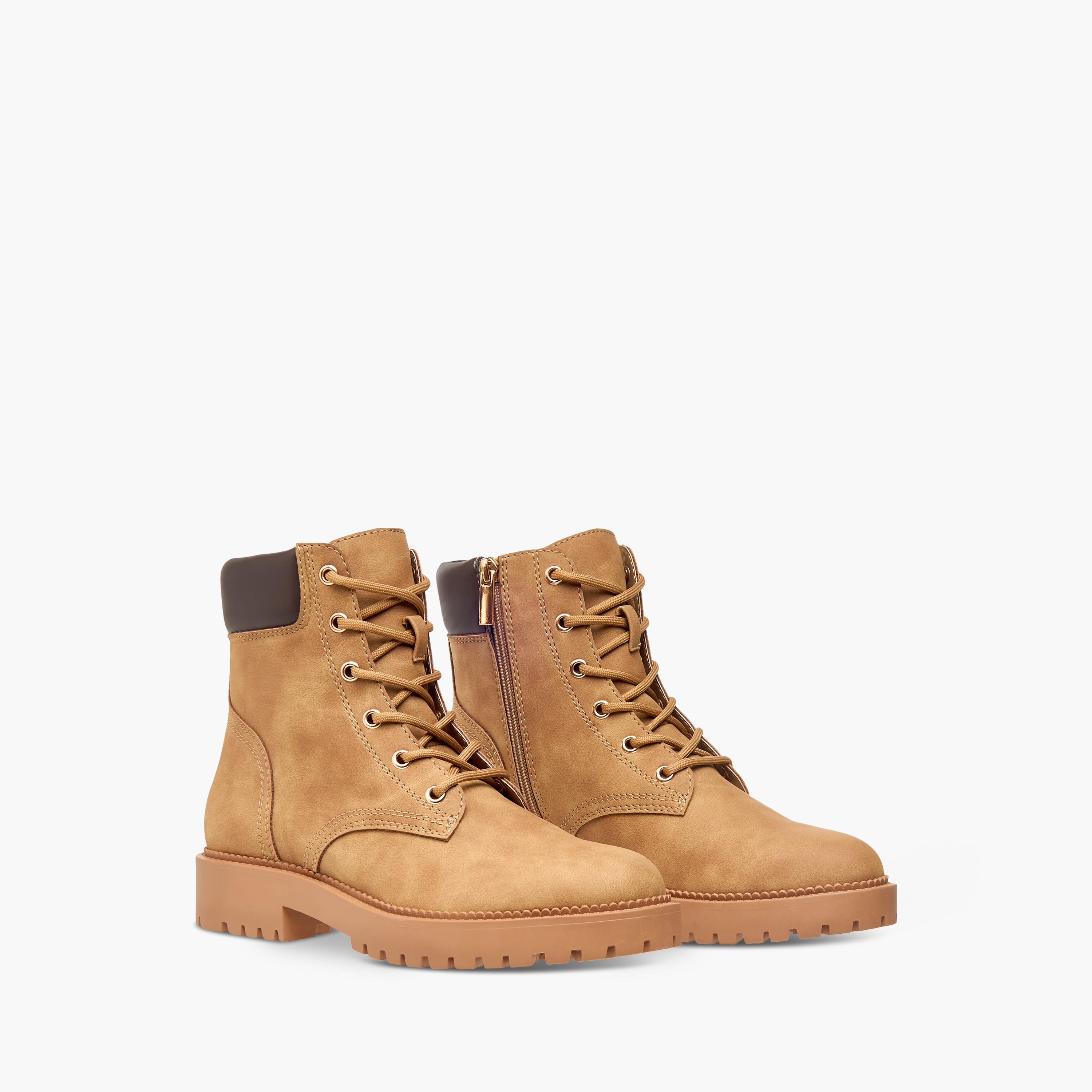 بوت بطول الكاحل بتصميم ألواح وسحاب إغلاق ونعل سميك من فلورا بيلا-women-shoes-boots-image-1