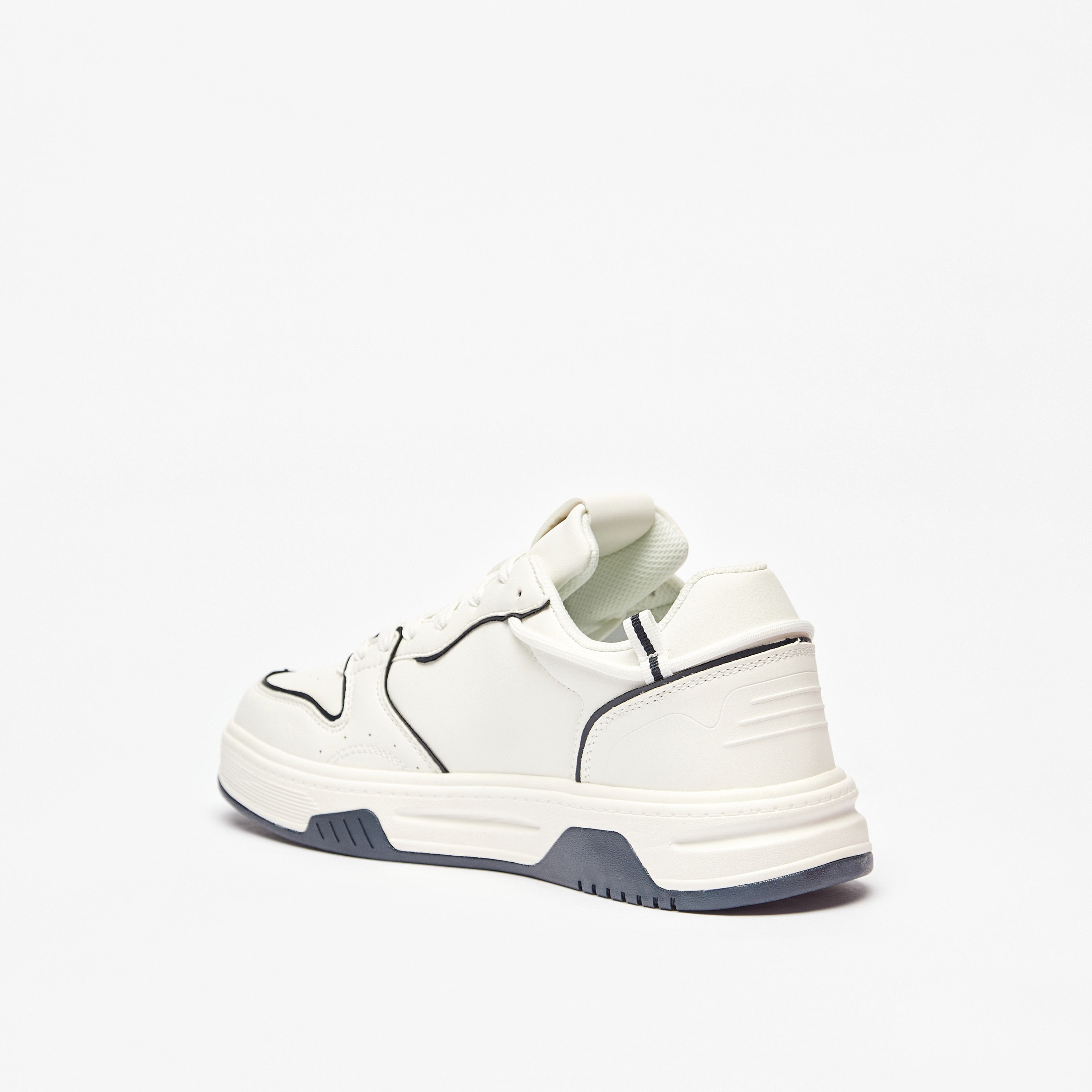 حذاء سنيكرز بألواح ورباط إغلاق للرجال من لي كوبر-men-shoes-sneakers-image-2