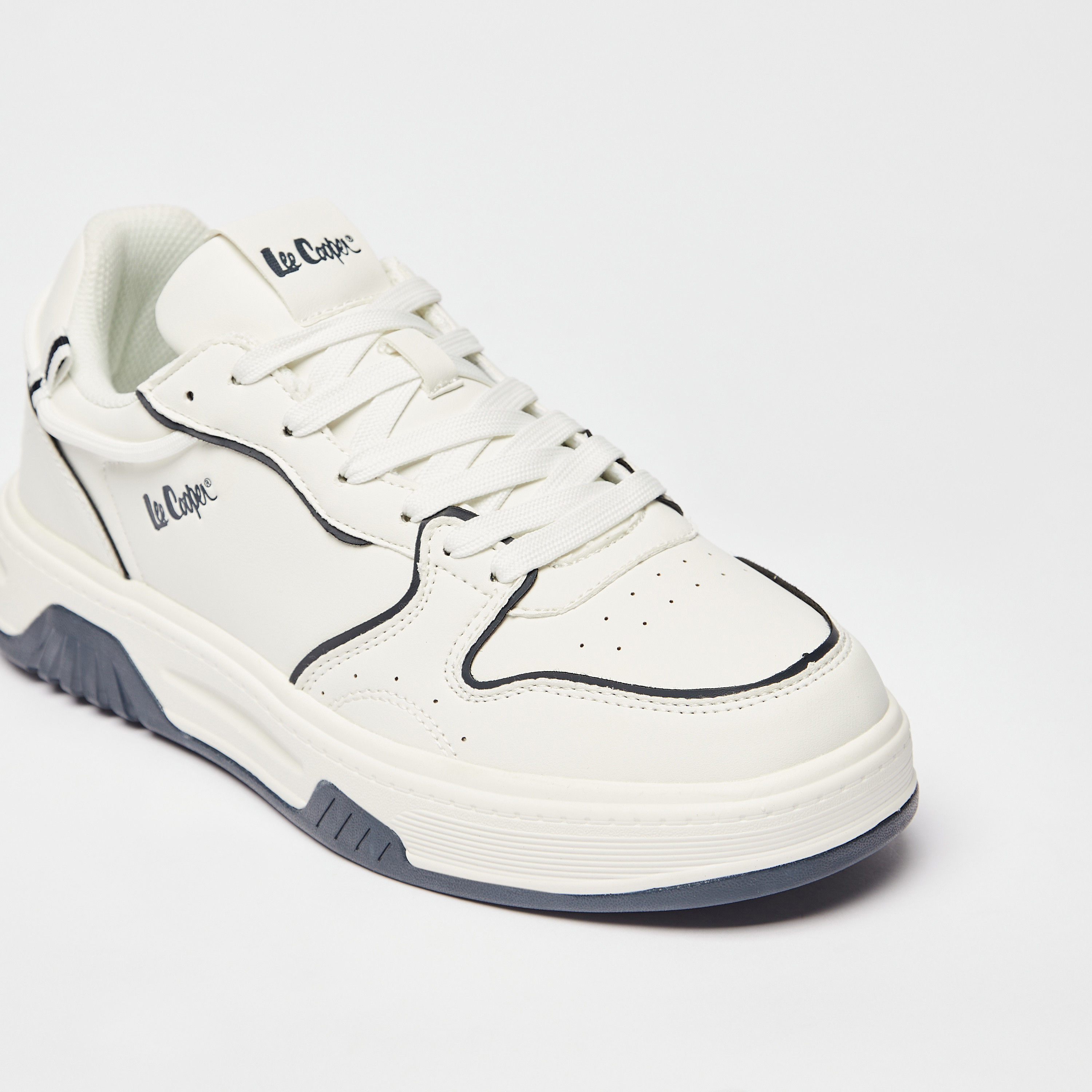 حذاء سنيكرز بألواح ورباط إغلاق للرجال من لي كوبر-men-shoes-sneakers-image-5