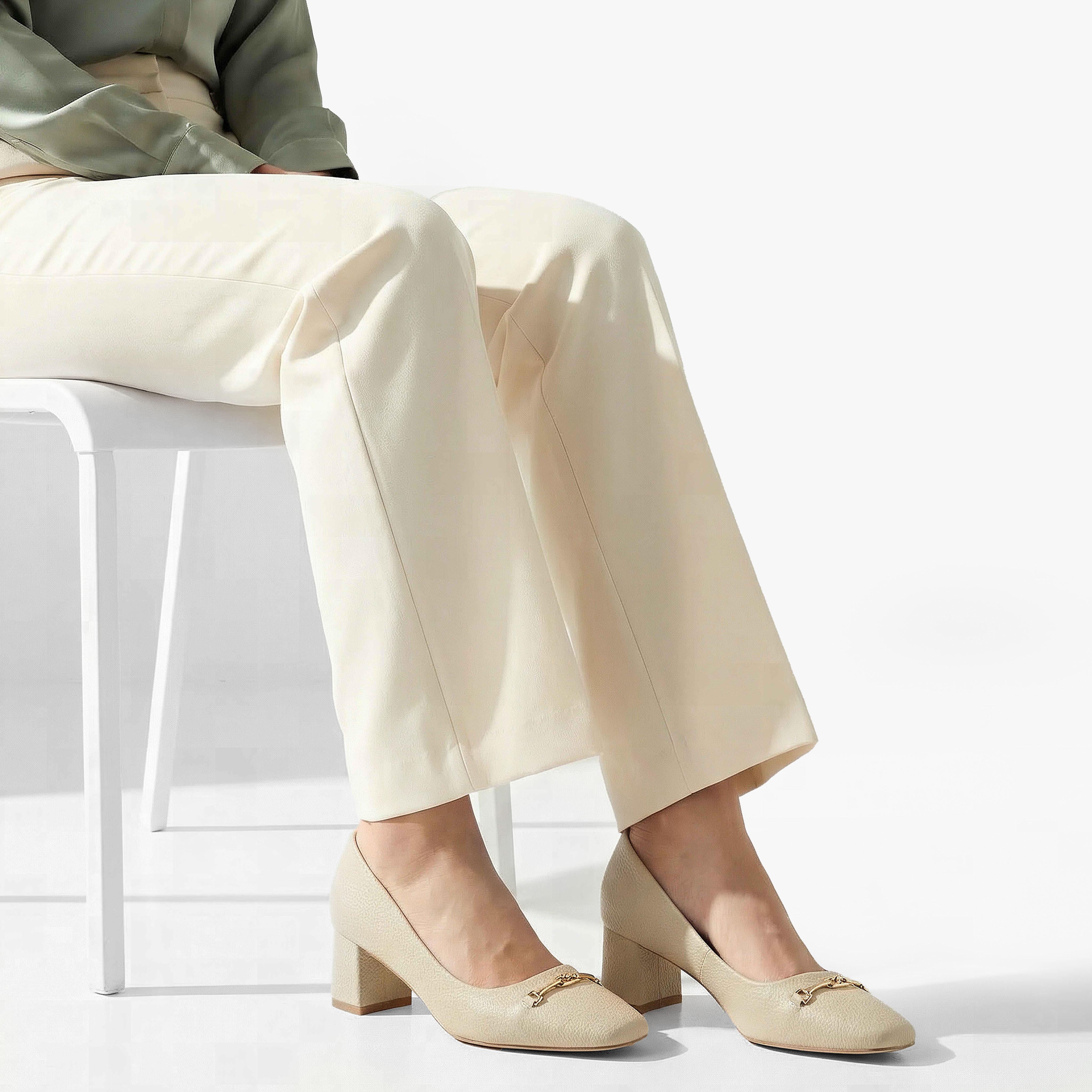 حذاء بومب بكعب سميك للنساء من سيليست-women-shoes-heels-image-6