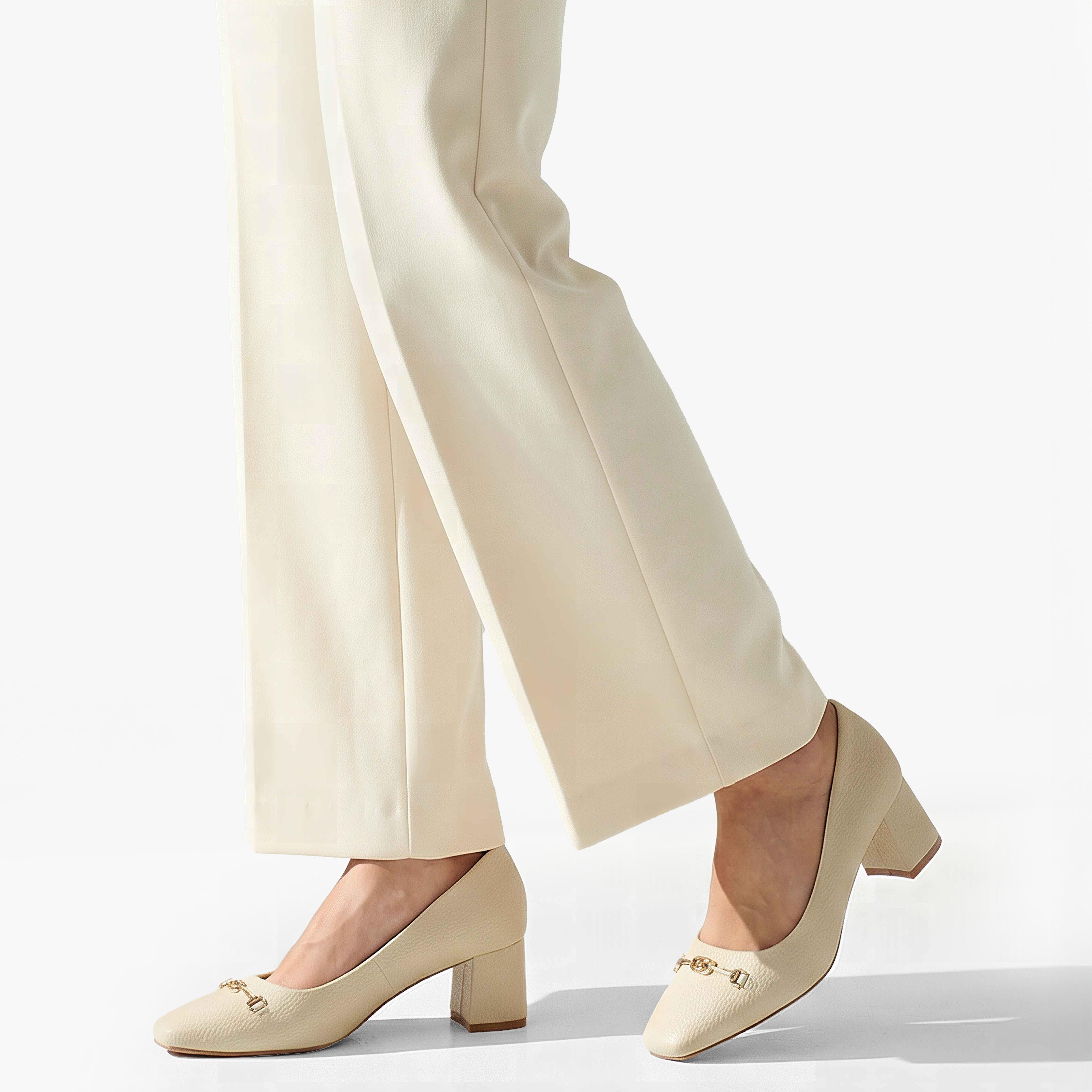 حذاء بومب بكعب سميك للنساء من سيليست-women-shoes-heels-image-2