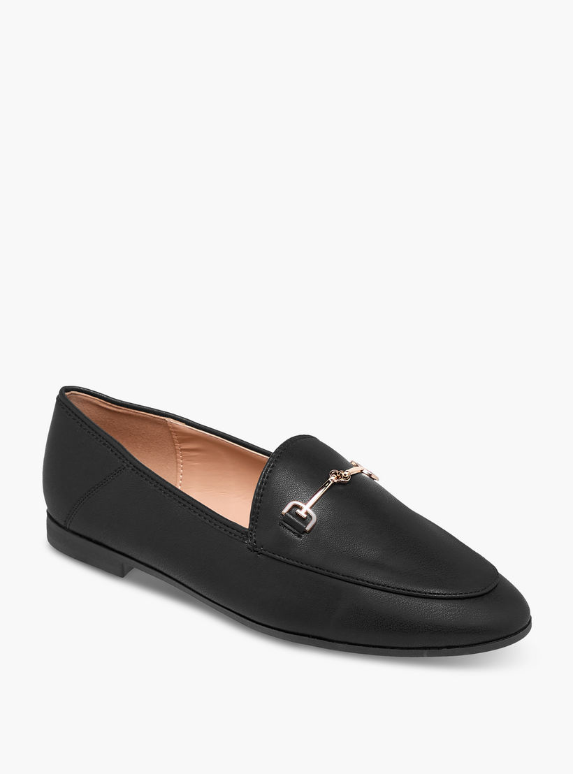 حذاء سهل الارتداء سادة بزينة معدنية للنساء من سيليست-women-shoes-loafersandmoccasins-image-3