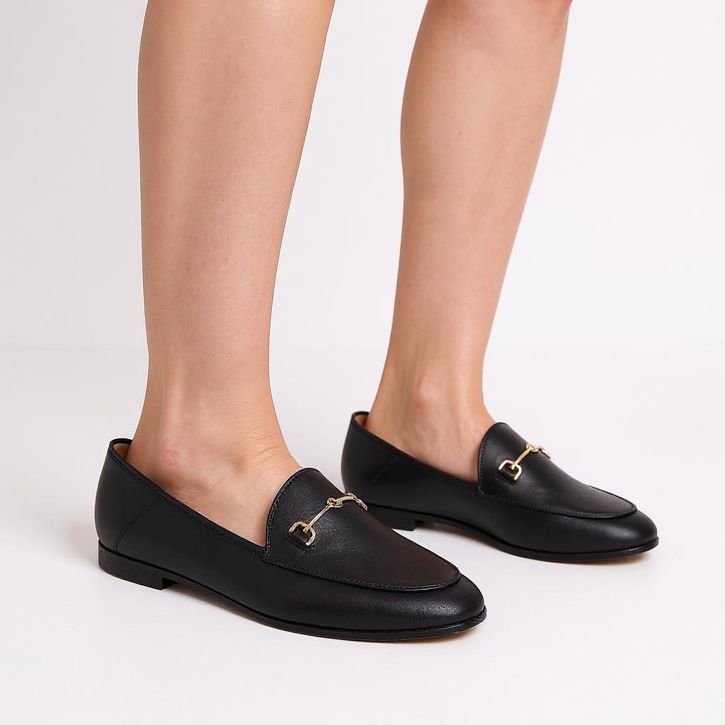 حذاء سهل الارتداء سادة بزينة معدنية للنساء من سيليست-women-shoes-loafersandmoccasins-image-2