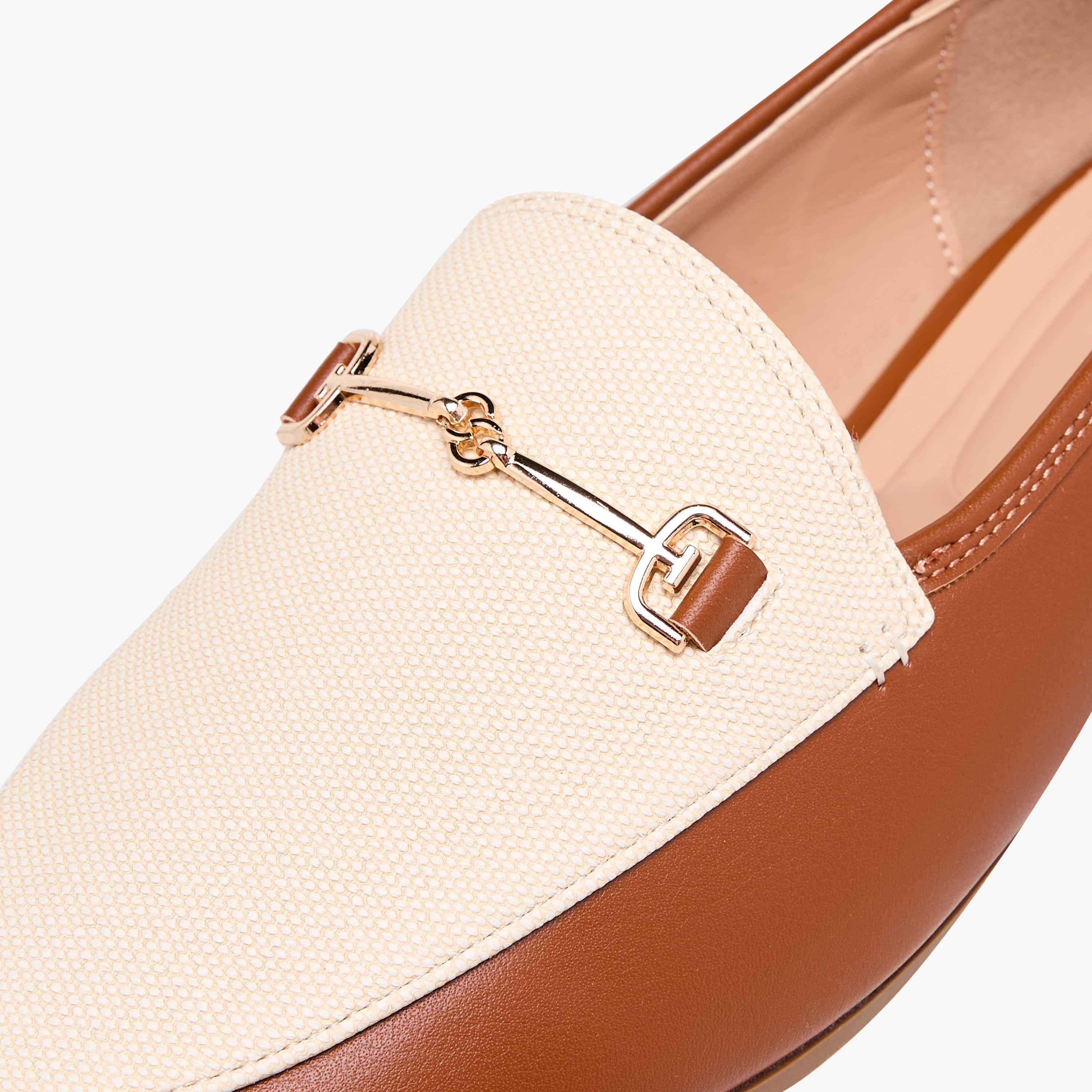 حذاء سهل الارتداء سادة بزينة معدنية للنساء من سيليست-women-shoes-loafersandmoccasins-image-4