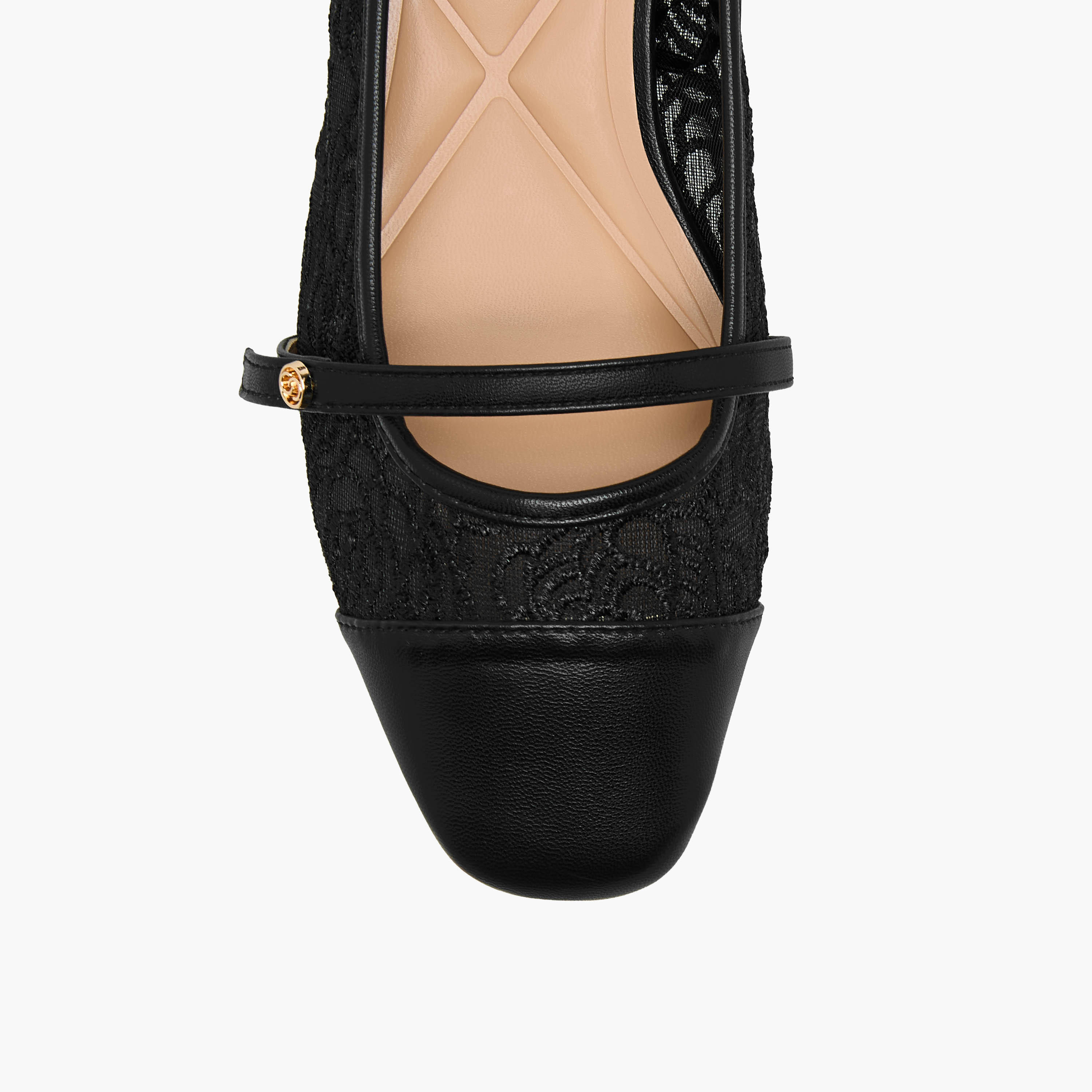 حذاء بومب بكعب سميك وتفاصيل دانتيل للنساء من سيليست-women-shoes-heels-image-5