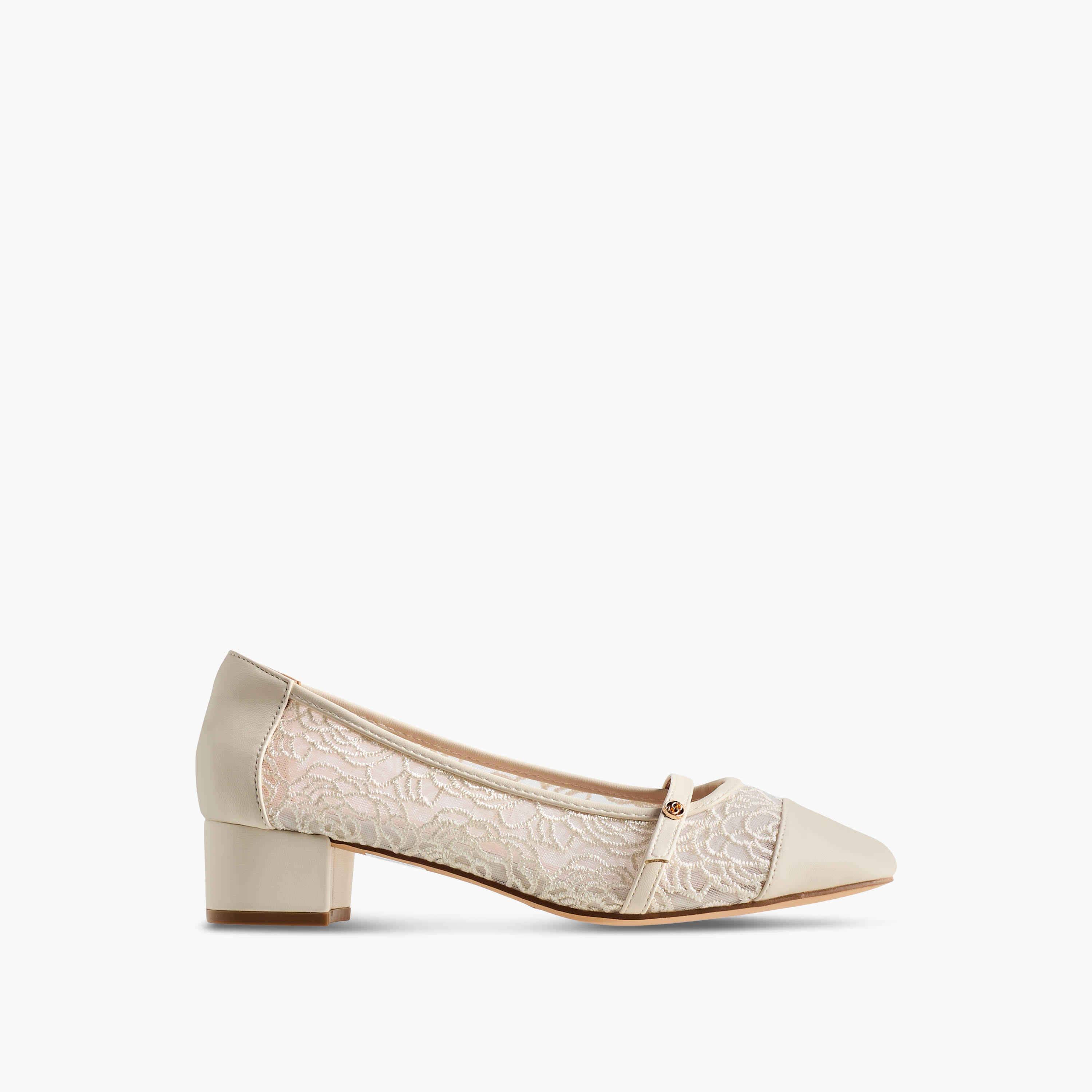 حذاء بومب بكعب سميك وتفاصيل دانتيل للنساء من سيليست-women-shoes-heels-image-4