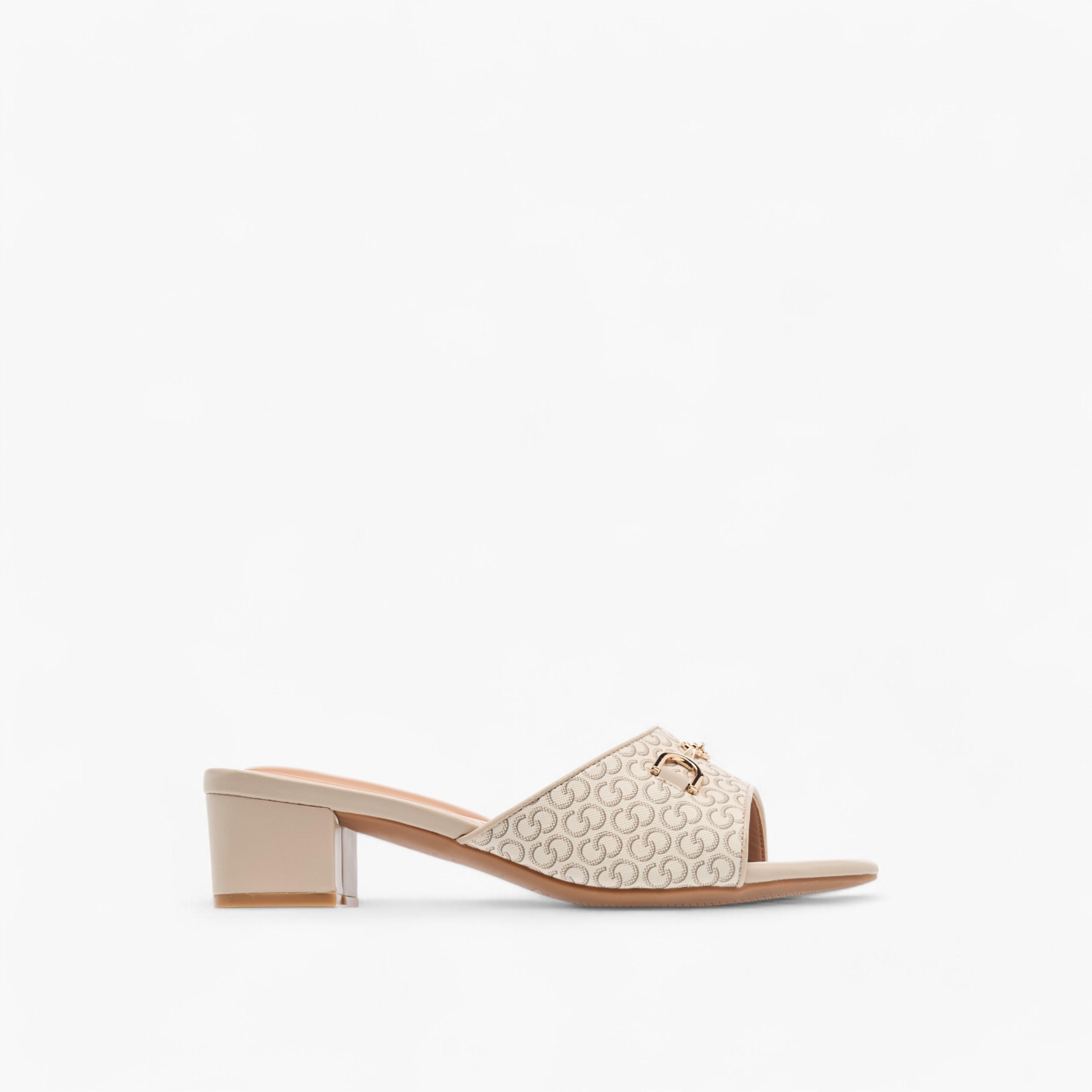 صندل سهل الارتداء بكعب سميك وتفاصيل مونوجرام للنساء من سيليست-women-shoes-sandals-heeled-image-3
