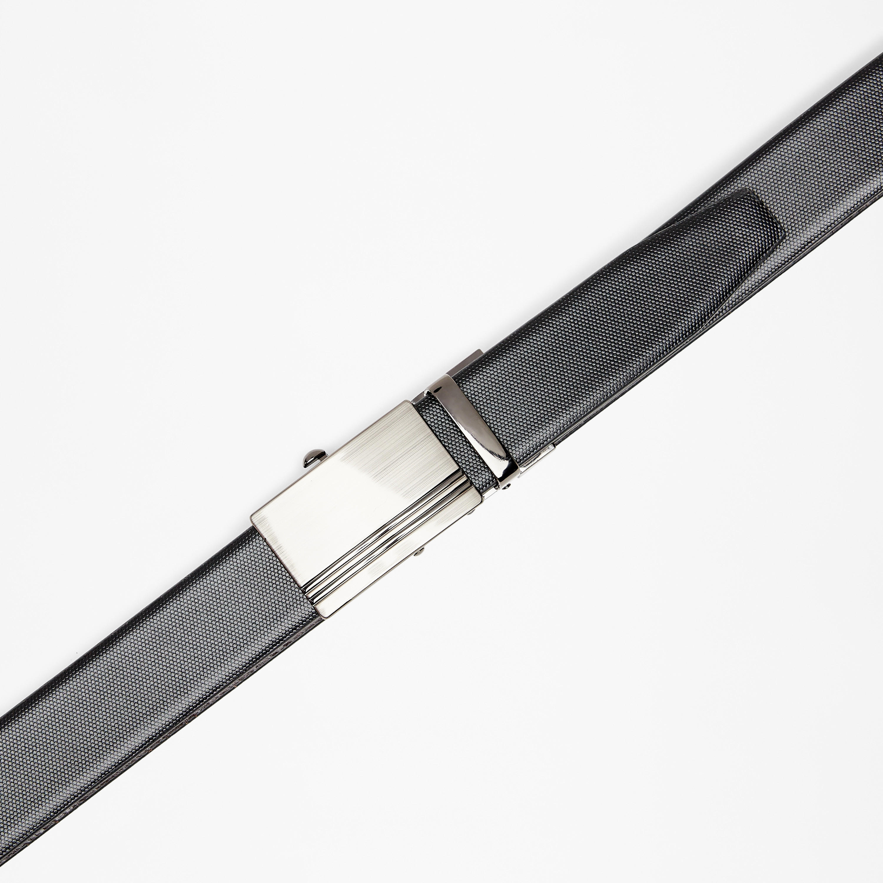 حزام بارز الملمس بمشبك إغلاق من دوتتشيني-men-beltsandwallets-belts-image-3