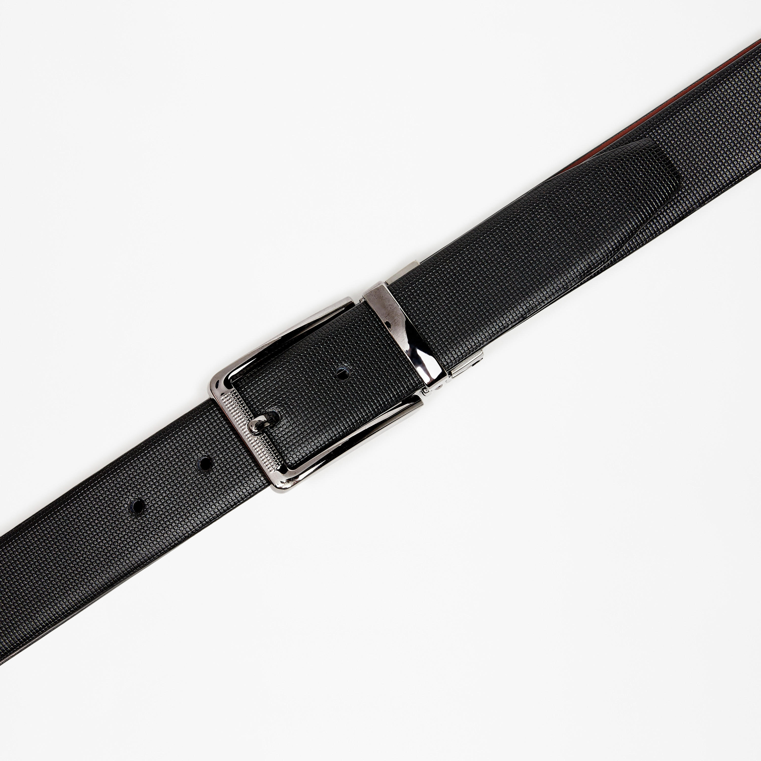 حزام بارز الملمس بإبزيم إغلاق من دوتشيني-men-beltsandwallets-belts-image-3
