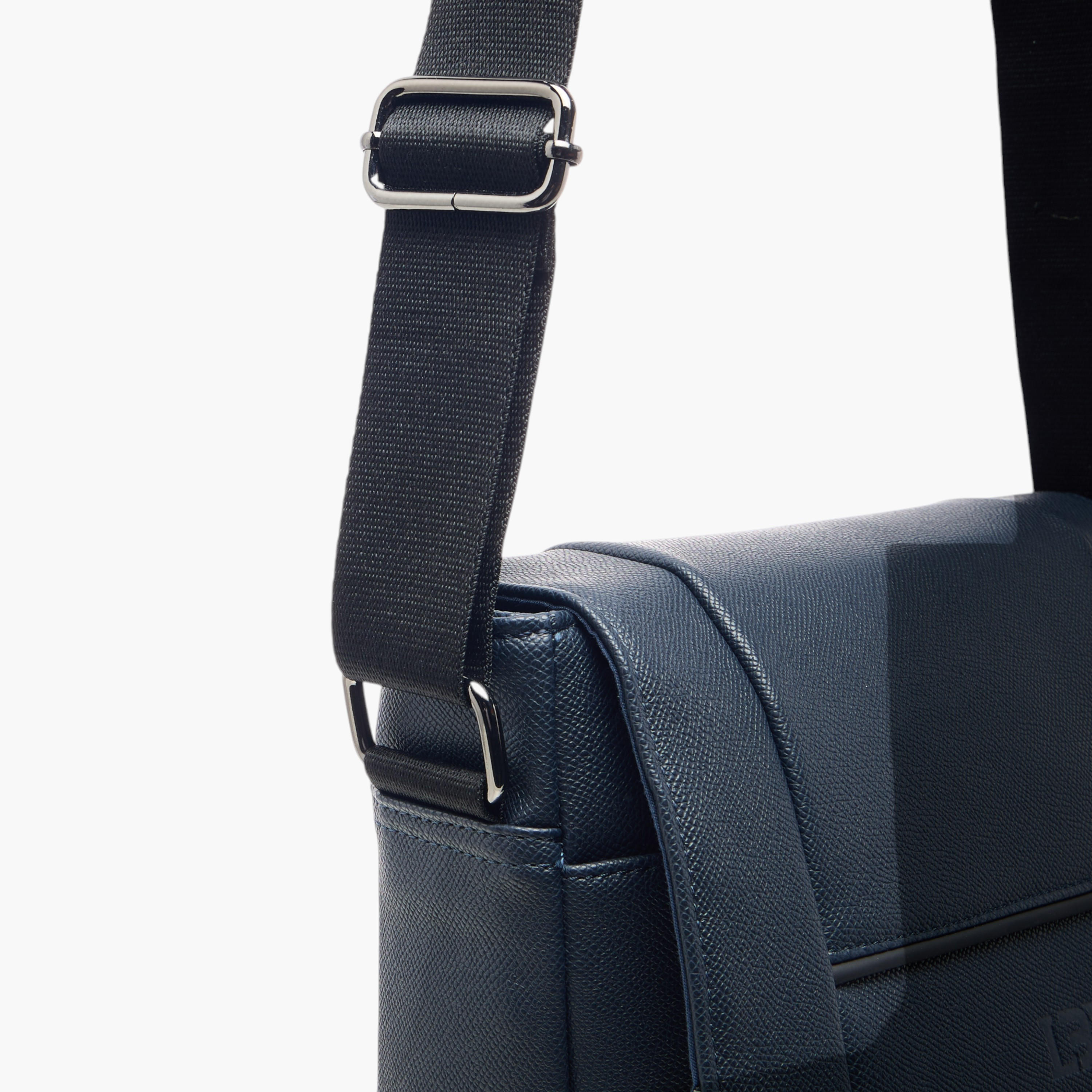 شنطة كروس بودي بارزة الملمس بحزام قابل للتعديل إل بي إل من شو إكسبريس-men-bags-image-5