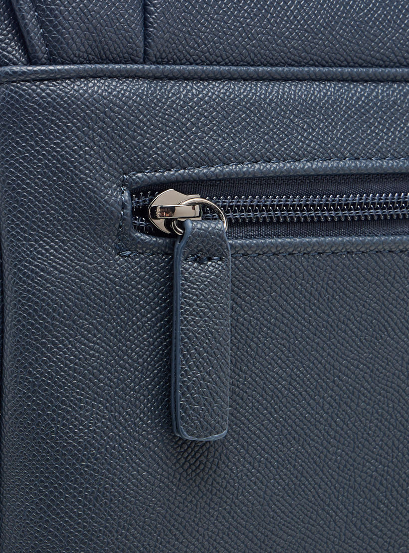 شنطة كروس بودي بارزة الملمس بحزام قابل للتعديل إل بي إل من شو إكسبريس-men-bags-image-6