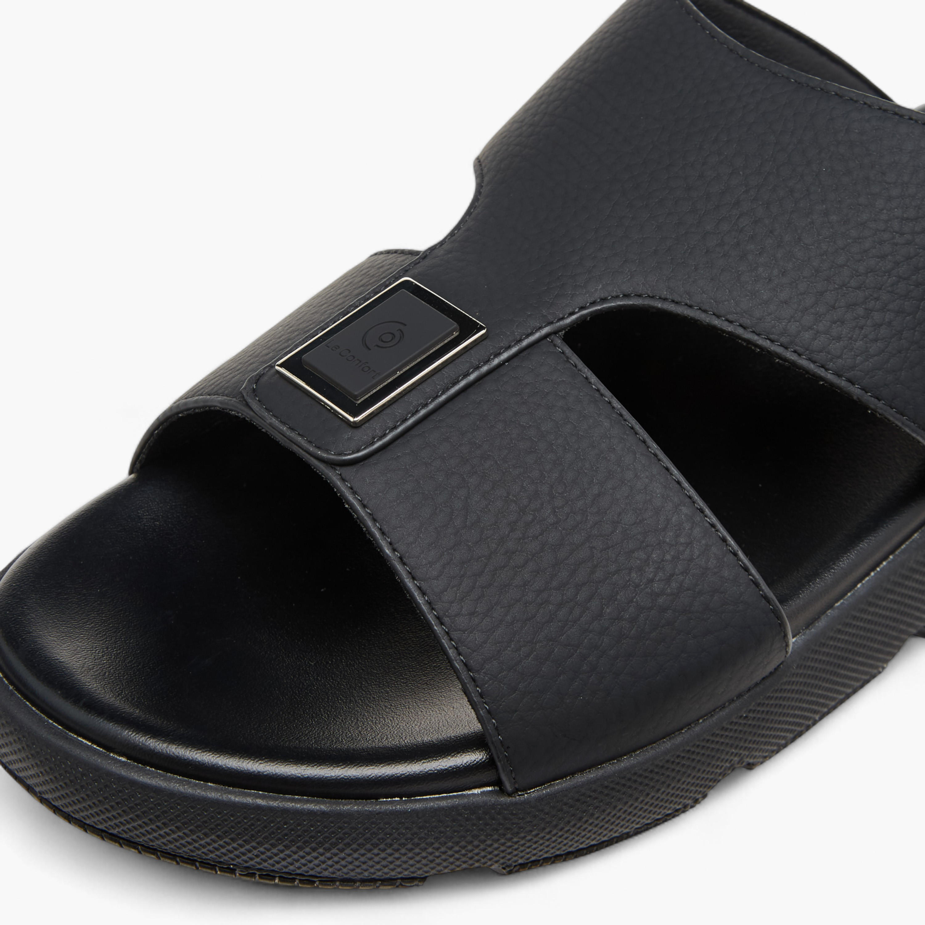 صندل مريح سهل الارتداء بزينة معدنية من لو كونفورت-men-shoes-sandals-image-4