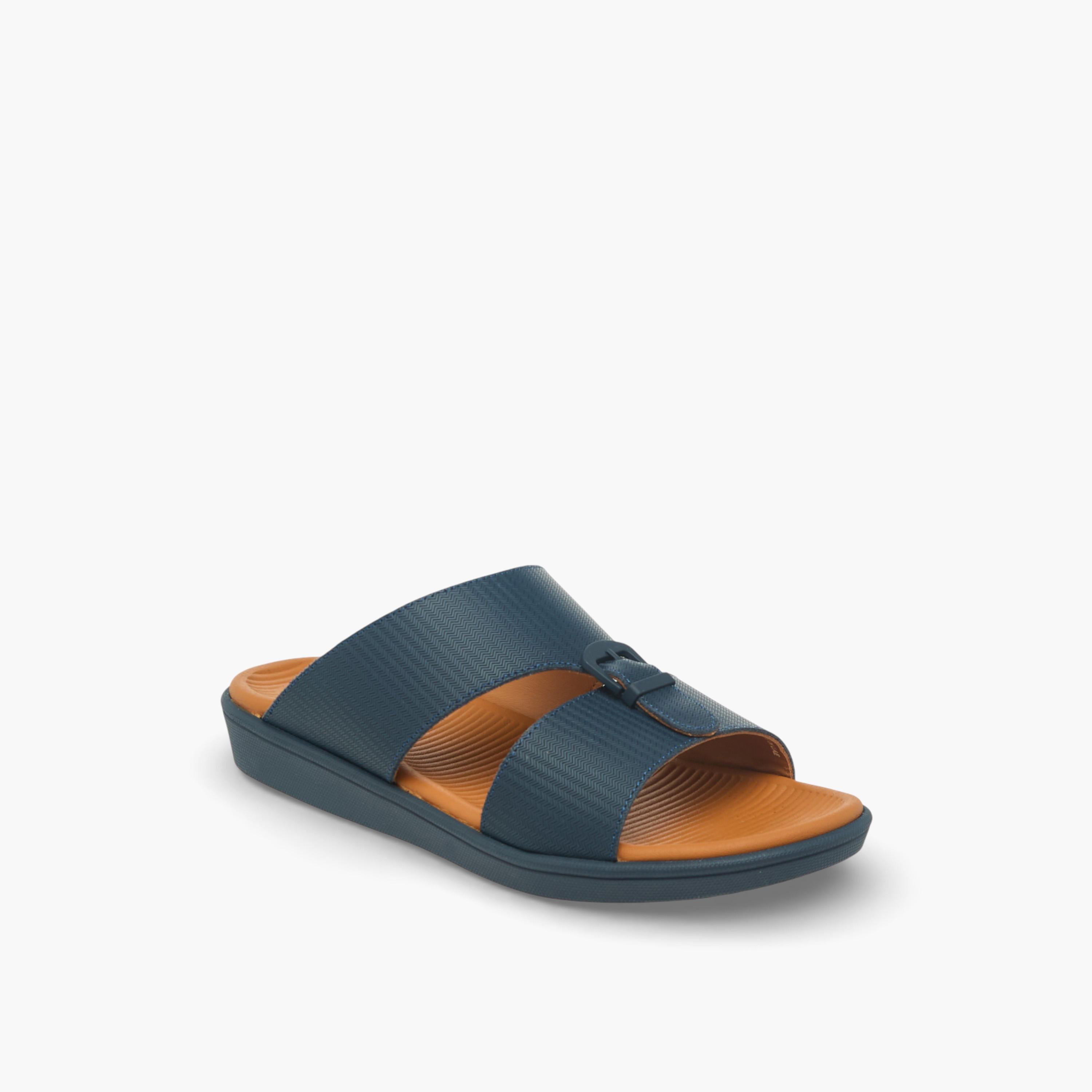 صندل عربي بزينة إبزيم للأولاد من لو كونفورت-boys-shoes-sandals-image-2