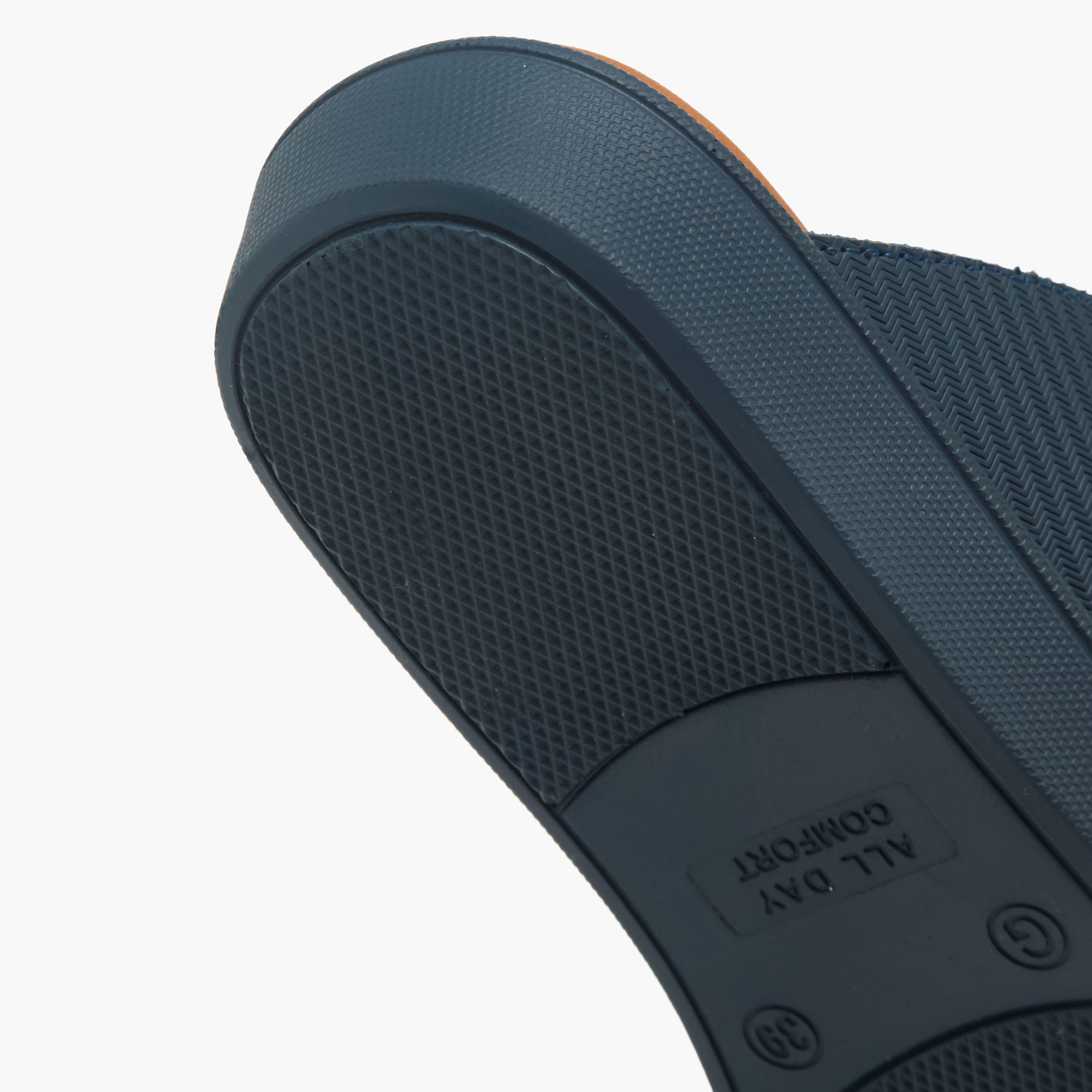 صندل عربي بزينة إبزيم للأولاد من لو كونفورت-boys-shoes-sandals-image-6
