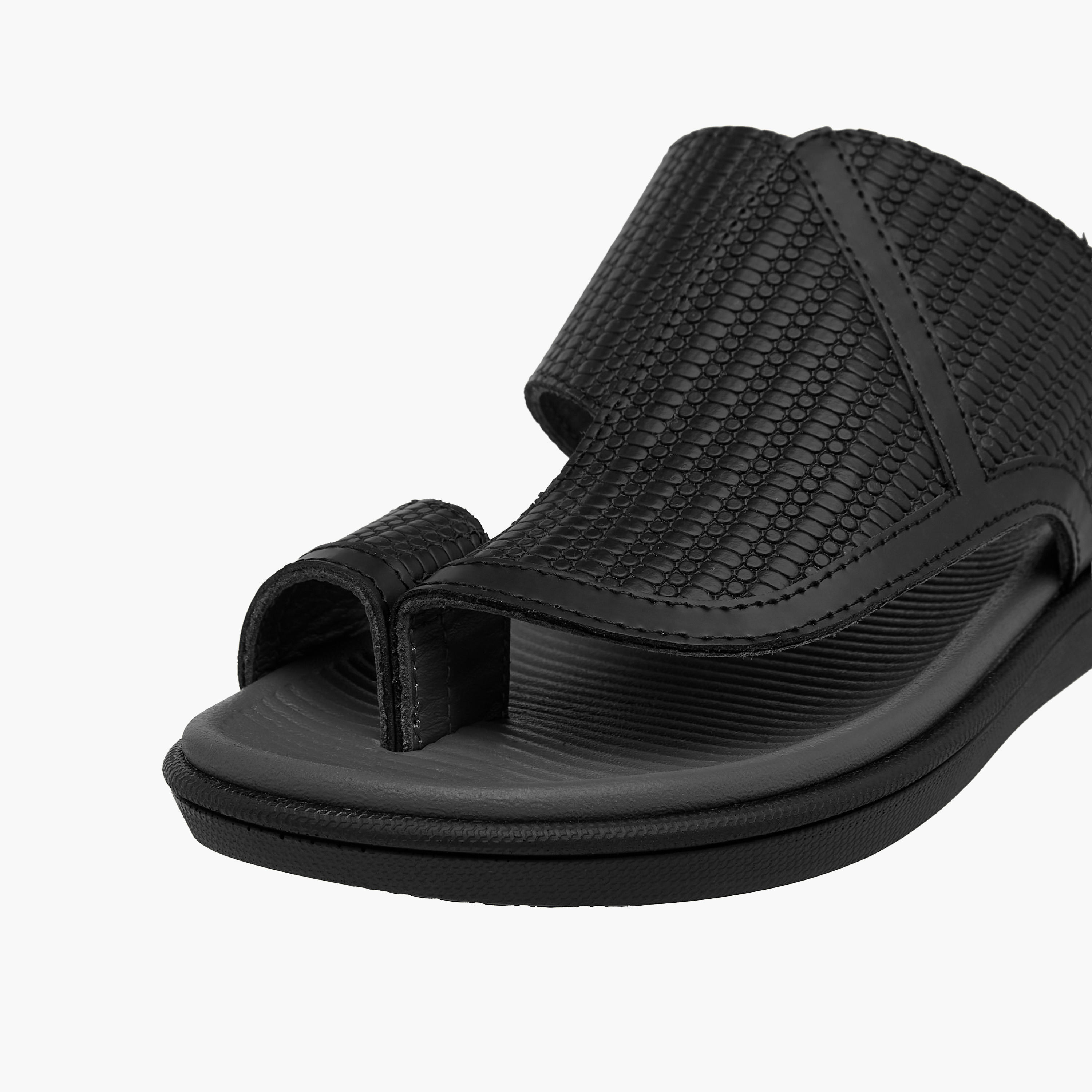 صندل عربي جلد بتفاصيل حلقة إصبع للأولاد من الواحة-boys-shoes-sandals-image-4