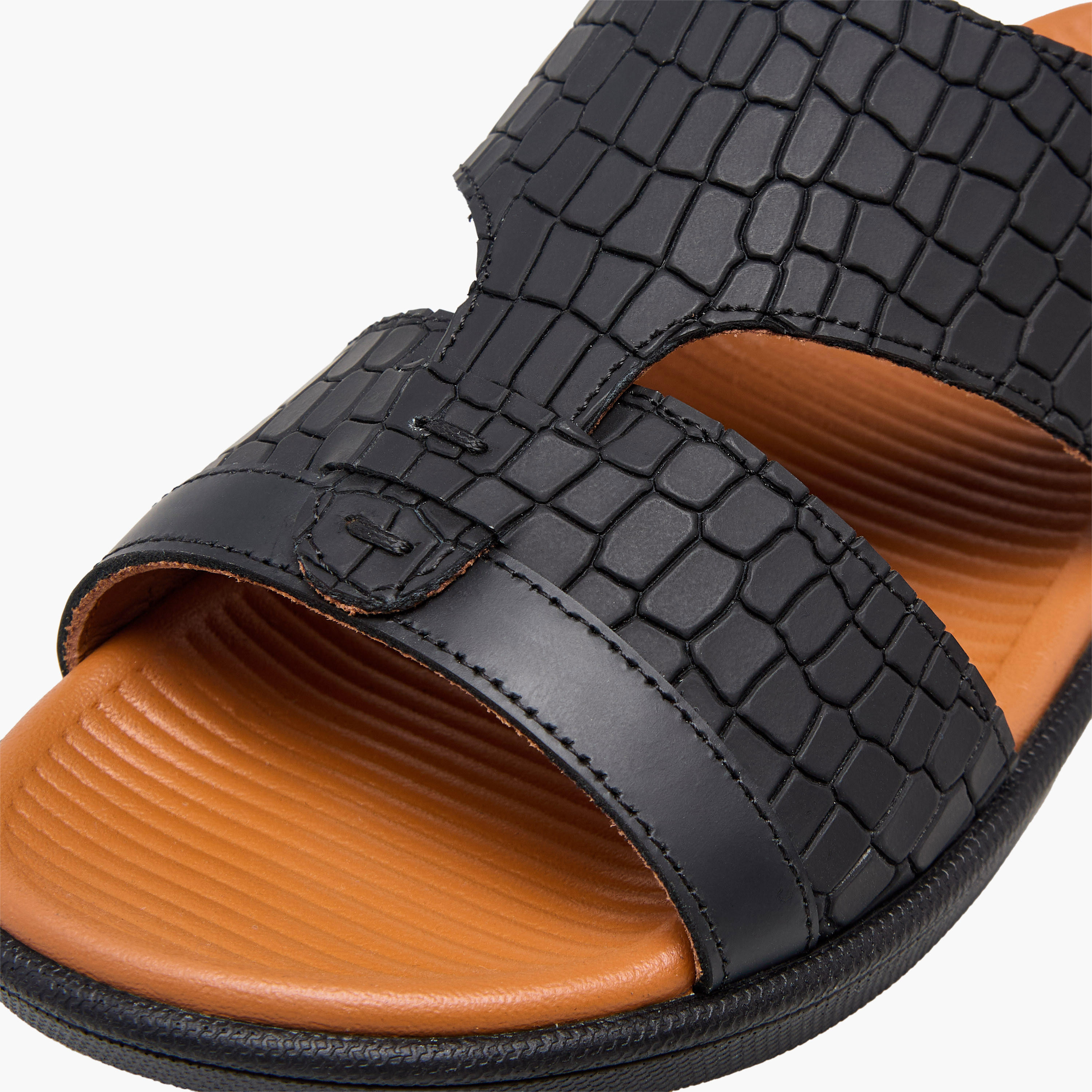 صندل عربي جلد سهل الارتداء للأولاد من لو كونفورت-boys-shoes-sandals-image-6