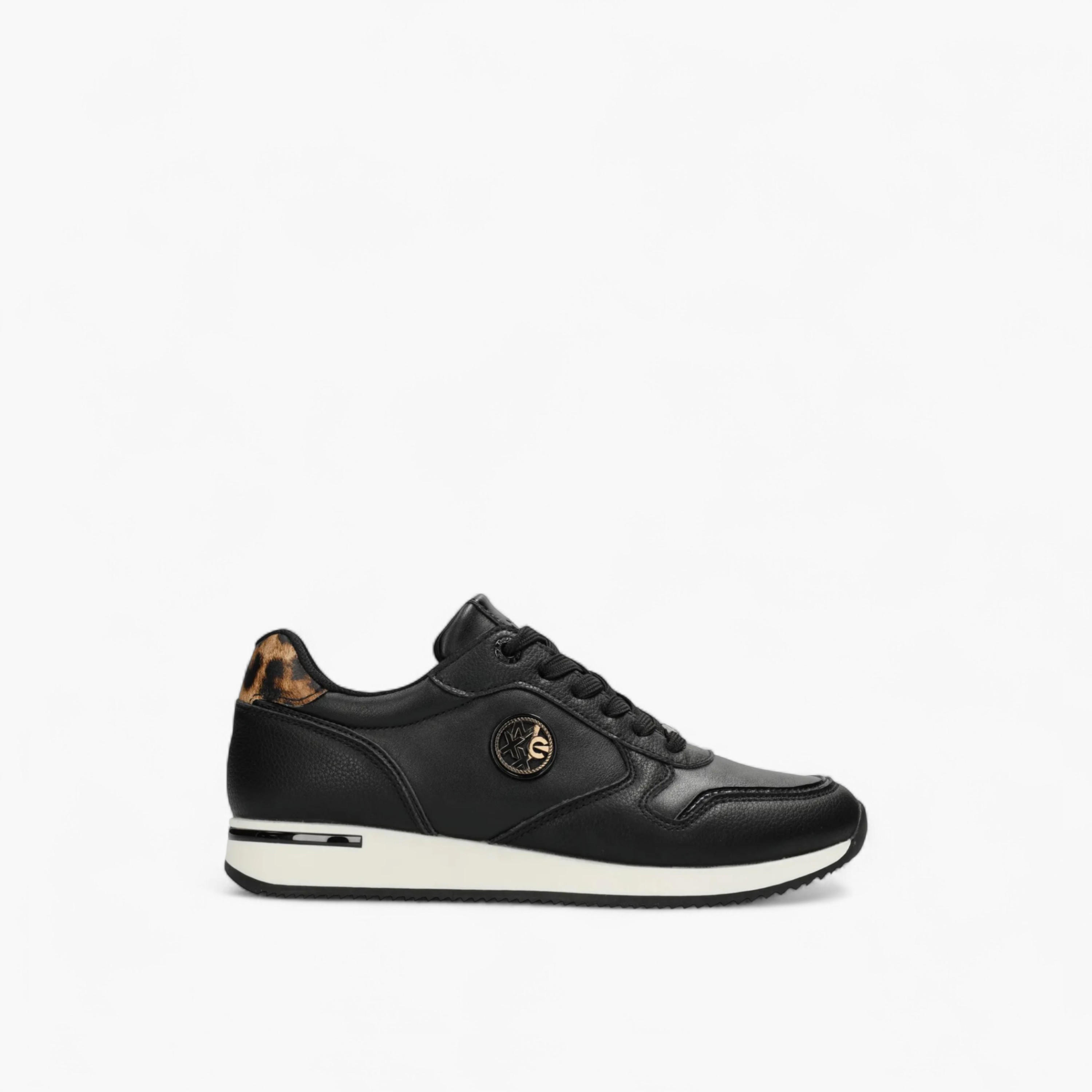 حذاء سنيكرز متعدد التصاميم برباط إغلاق وزخارف ميتاليك من ميكس-women-shoes-sneakers-image-2
