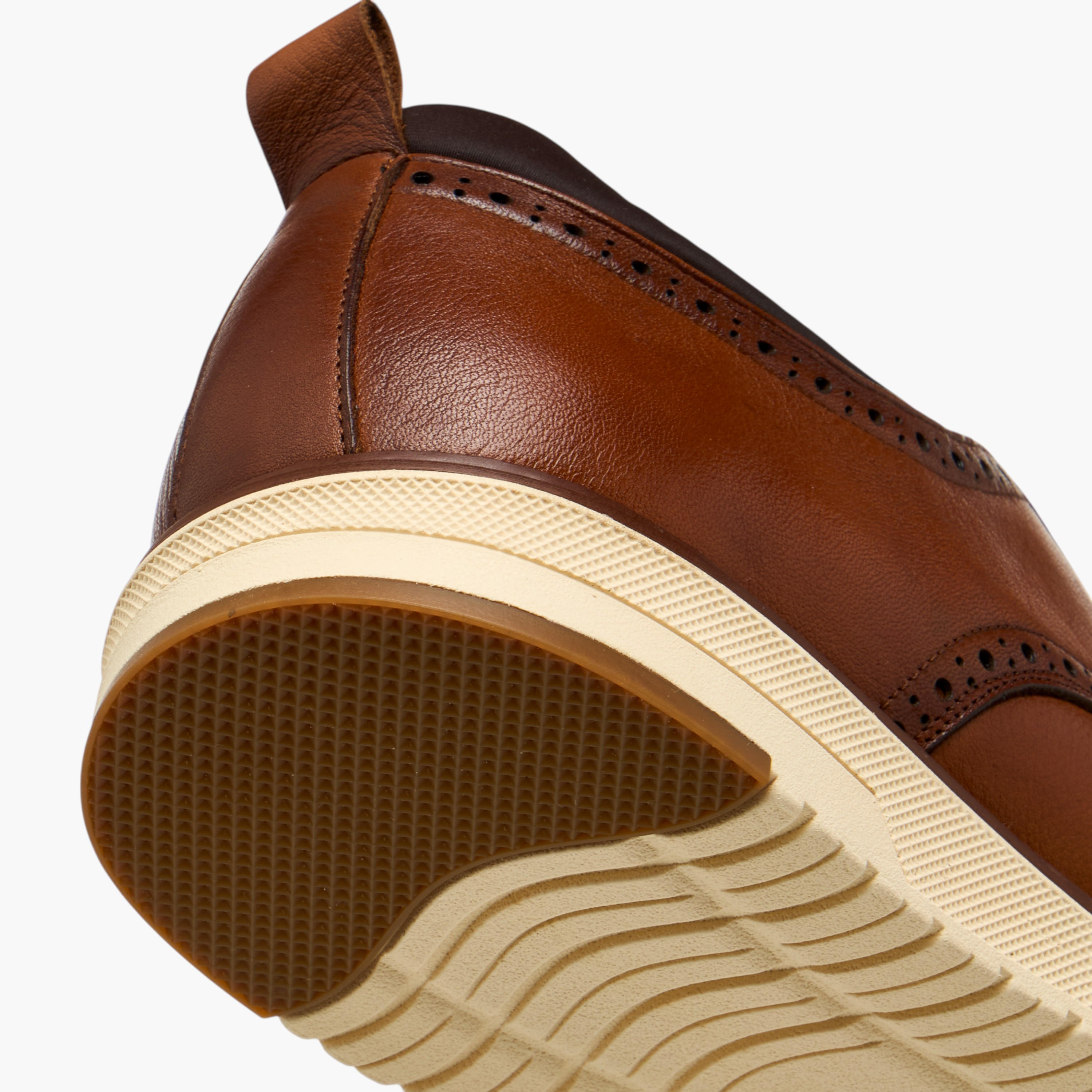 حذاء سنيكرز جلد سادة برباط للرجال من دوتشيني-men-shoes-sneakers-image-5