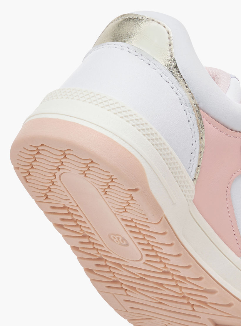 حذاء سنيكرز بِقوالب ملونة وشريط إغلاق لاصق من جونيورز-girls-shoes-sneakers-image-5