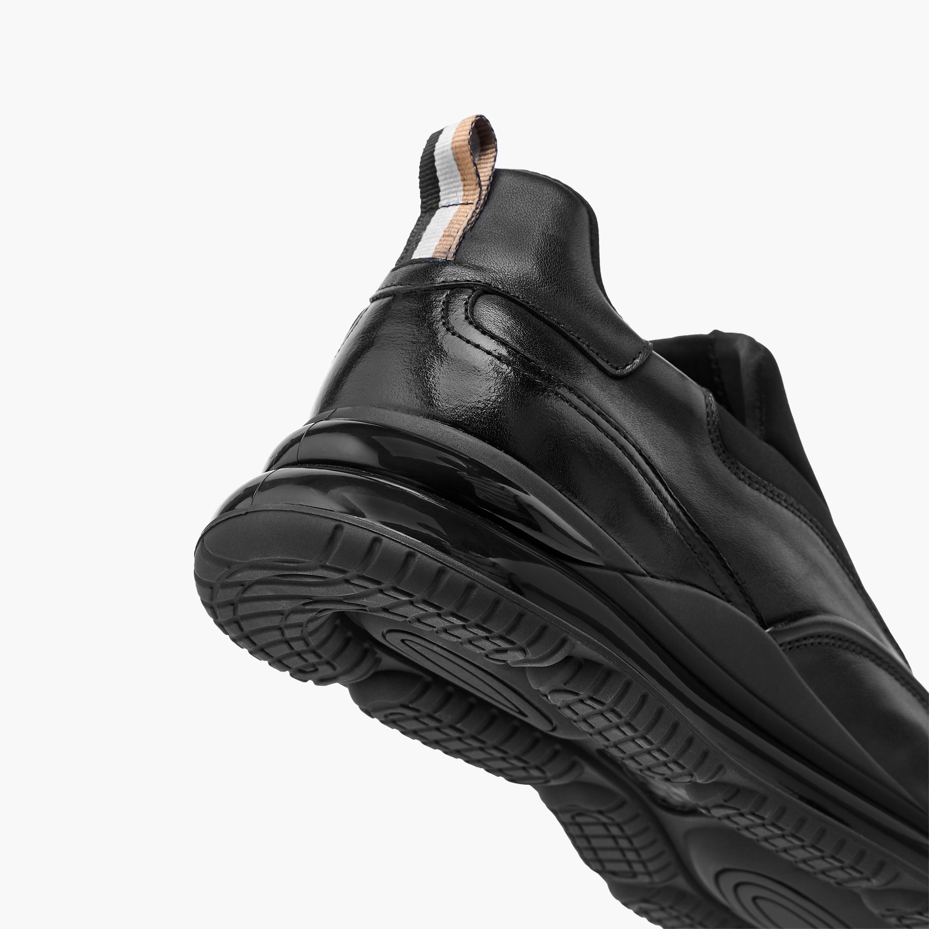 حذاء خفيف جلد سهل الارتداء بنقوش الشعار للرجال من دوتشيني-men-shoes-loafersandmoccasins-image-5
