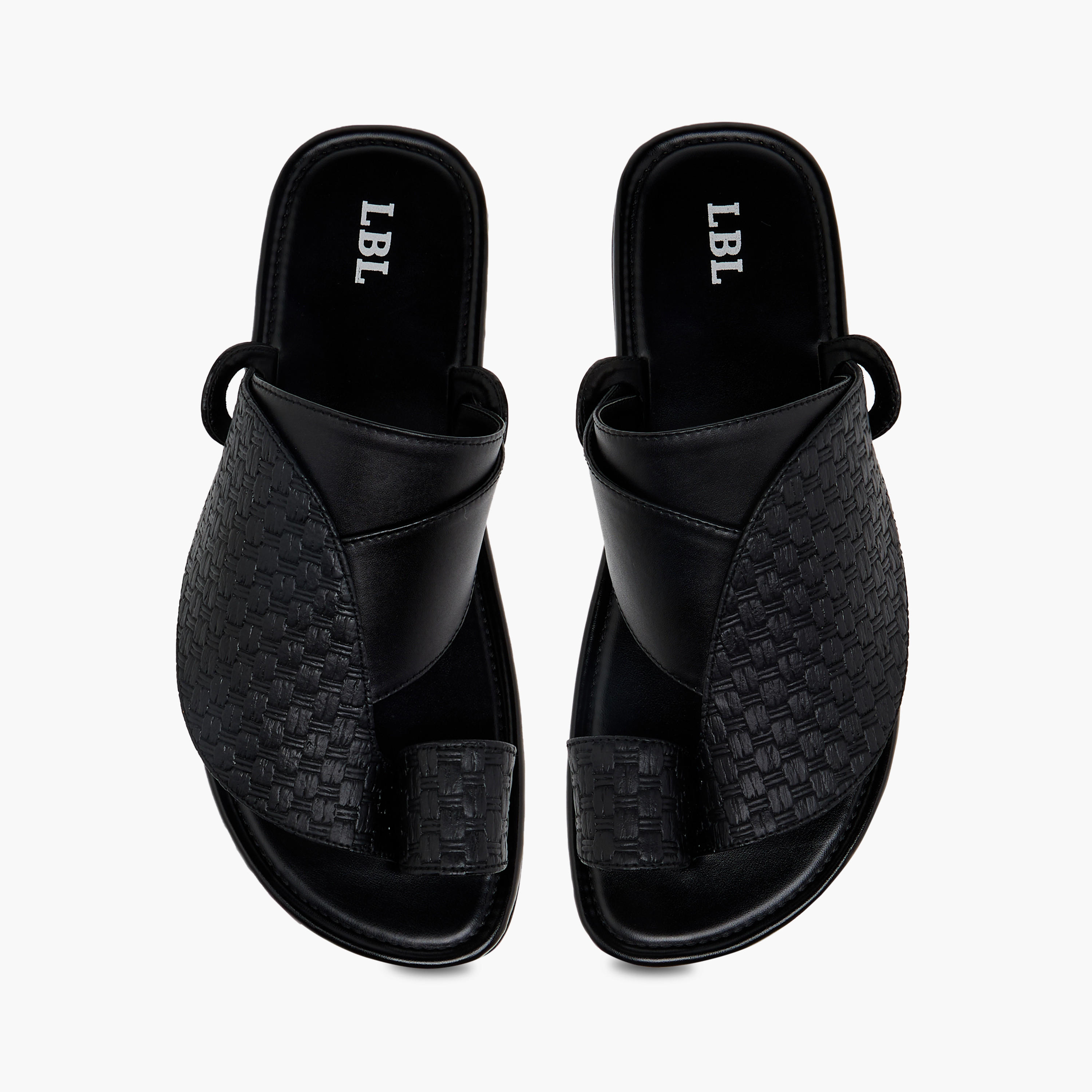 صندل عربي سهل الارتداء بارز الملمس وبتفاصيل حلقة إصبع إل بي إل من شو إكسبريس-men-shoes-sandals-image-1