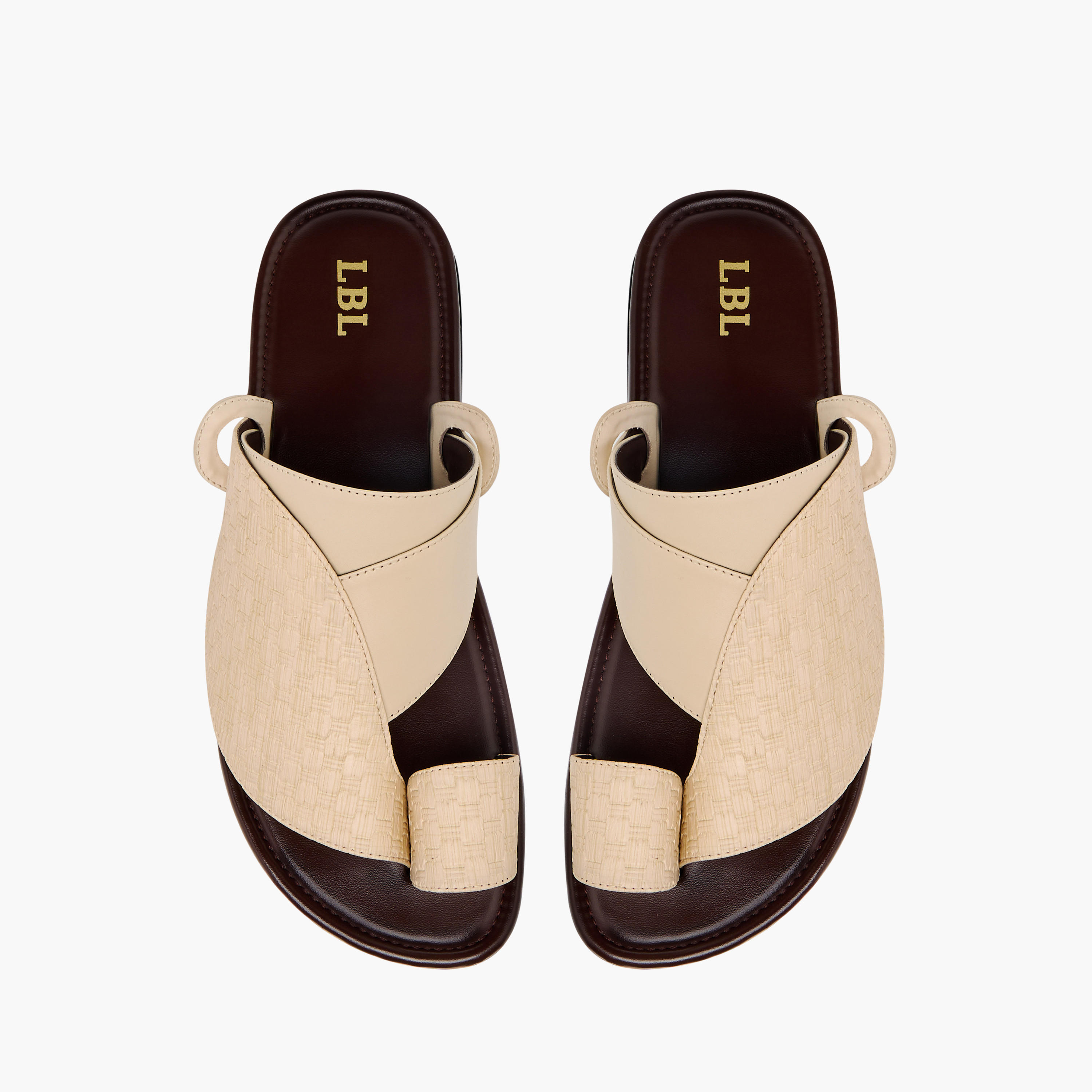 صندل عربي سهل الارتداء بارز الملمس وبتفاصيل حلقة إصبع إل بي إل من شو إكسبريس-men-shoes-sandals-image-1