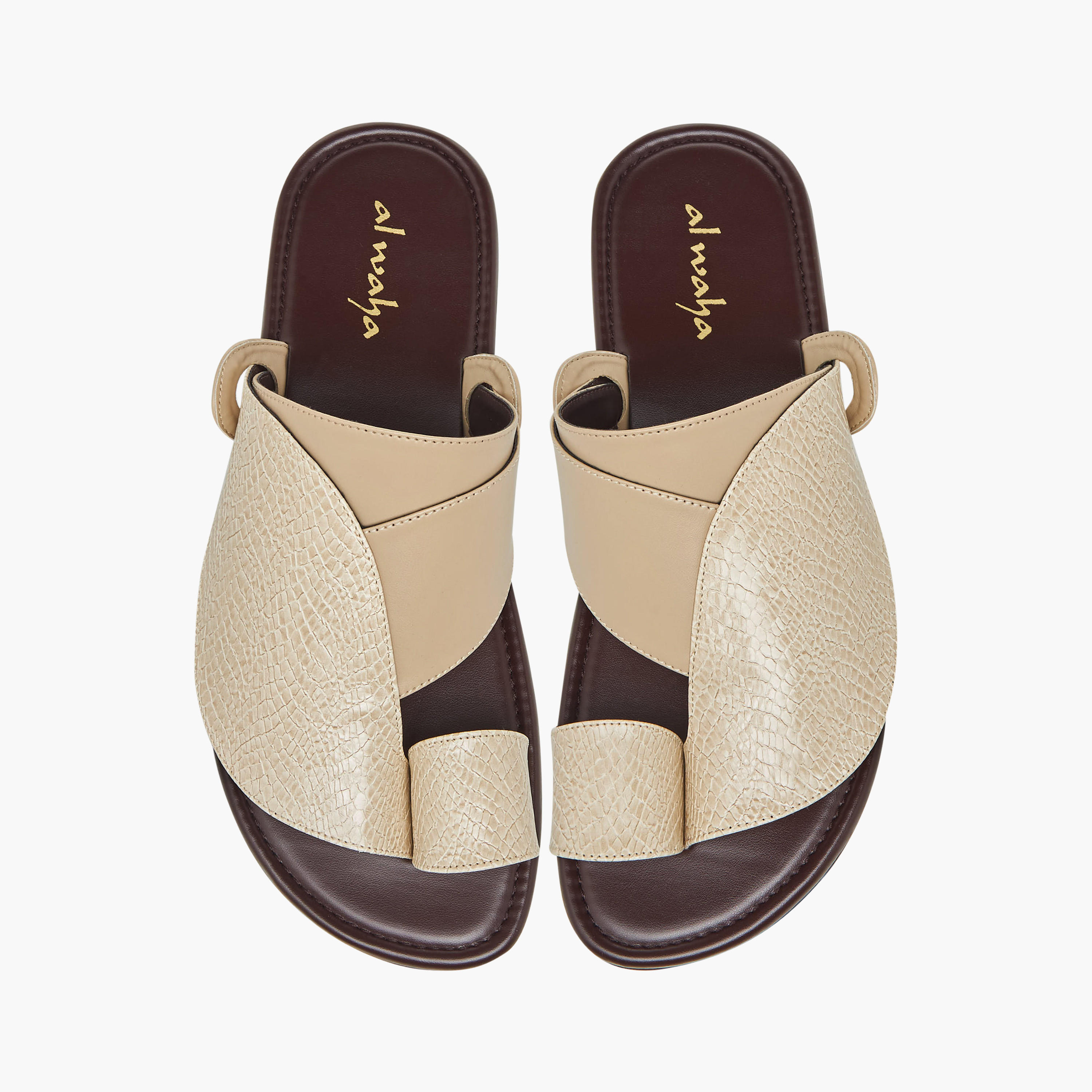صندل عربي سهل الارتداء بارز الملمس وبتفاصيل حلقة إصبع إل بي إل من شو إكسبريس-men-shoes-sandals-image-1